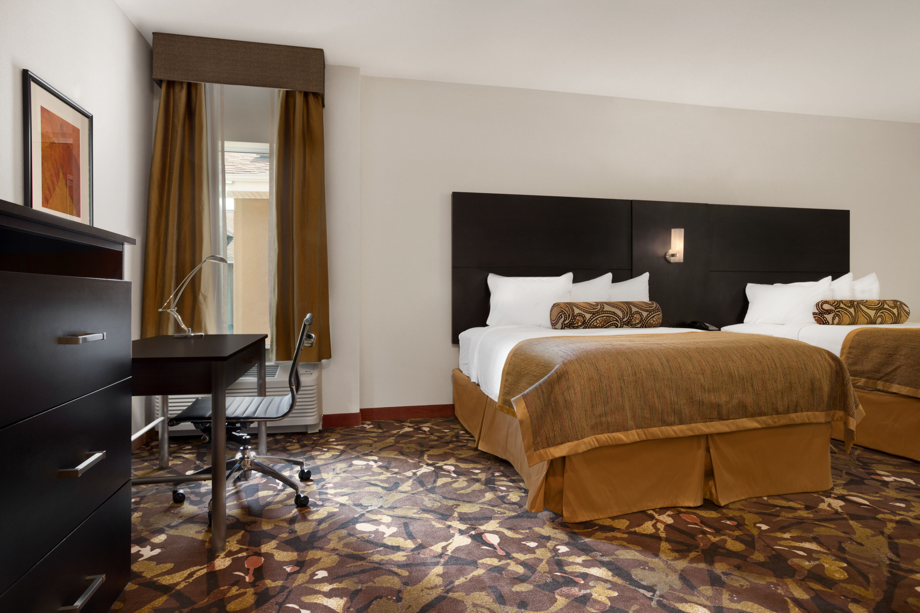 Guest room at the Baymont by Wyndham Hobbs in Hobbs, New Mexico