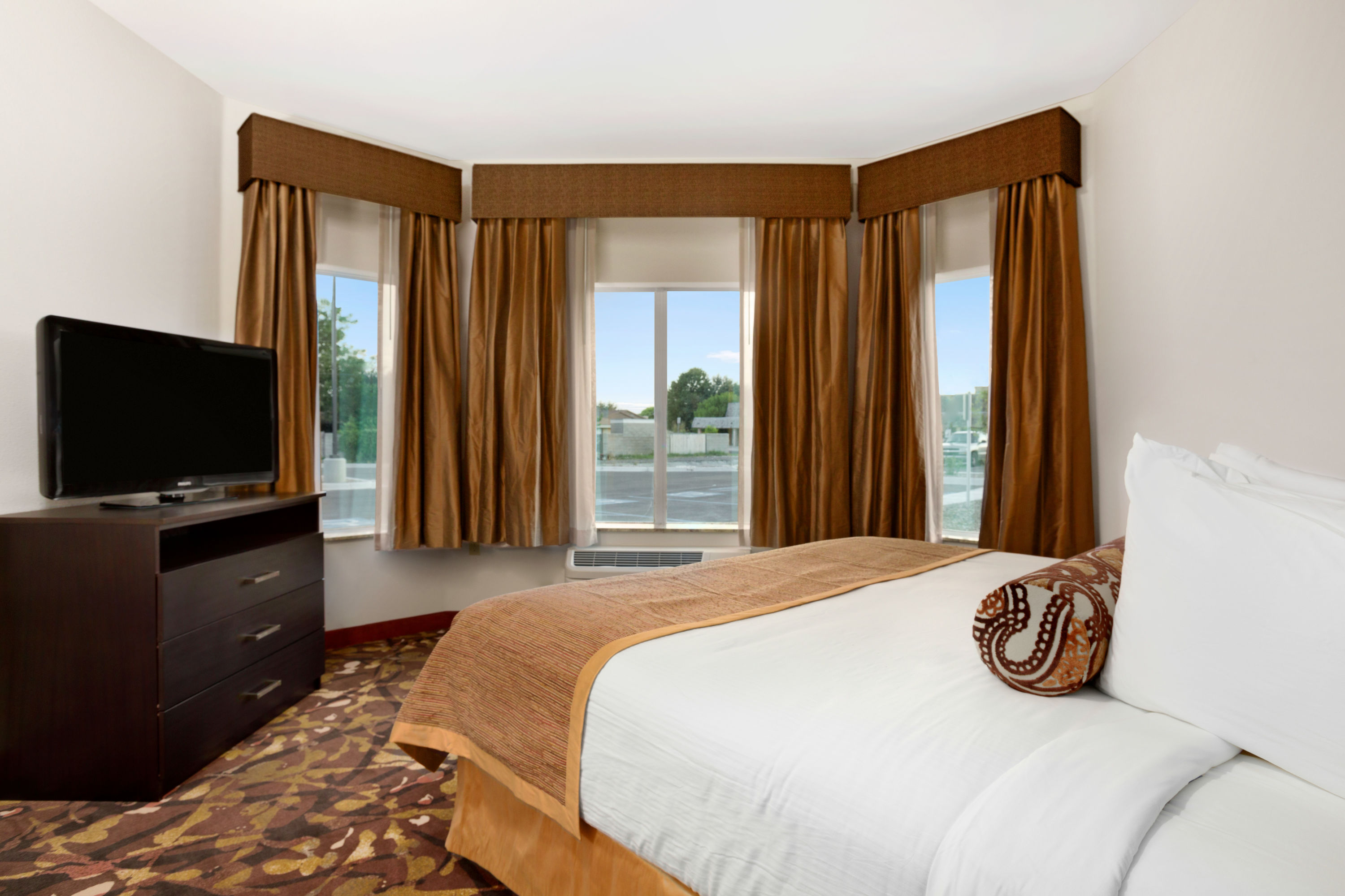 Baymont by Wyndham Hobbs suite in Hobbs, New Mexico