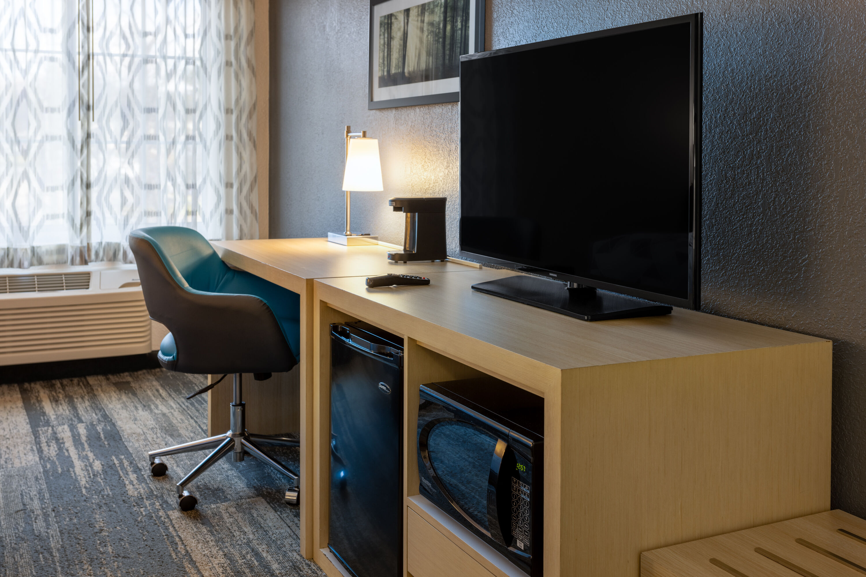 Guest room at the Baymont by Wyndham White Plains - Elmsford in Elmsford, New York