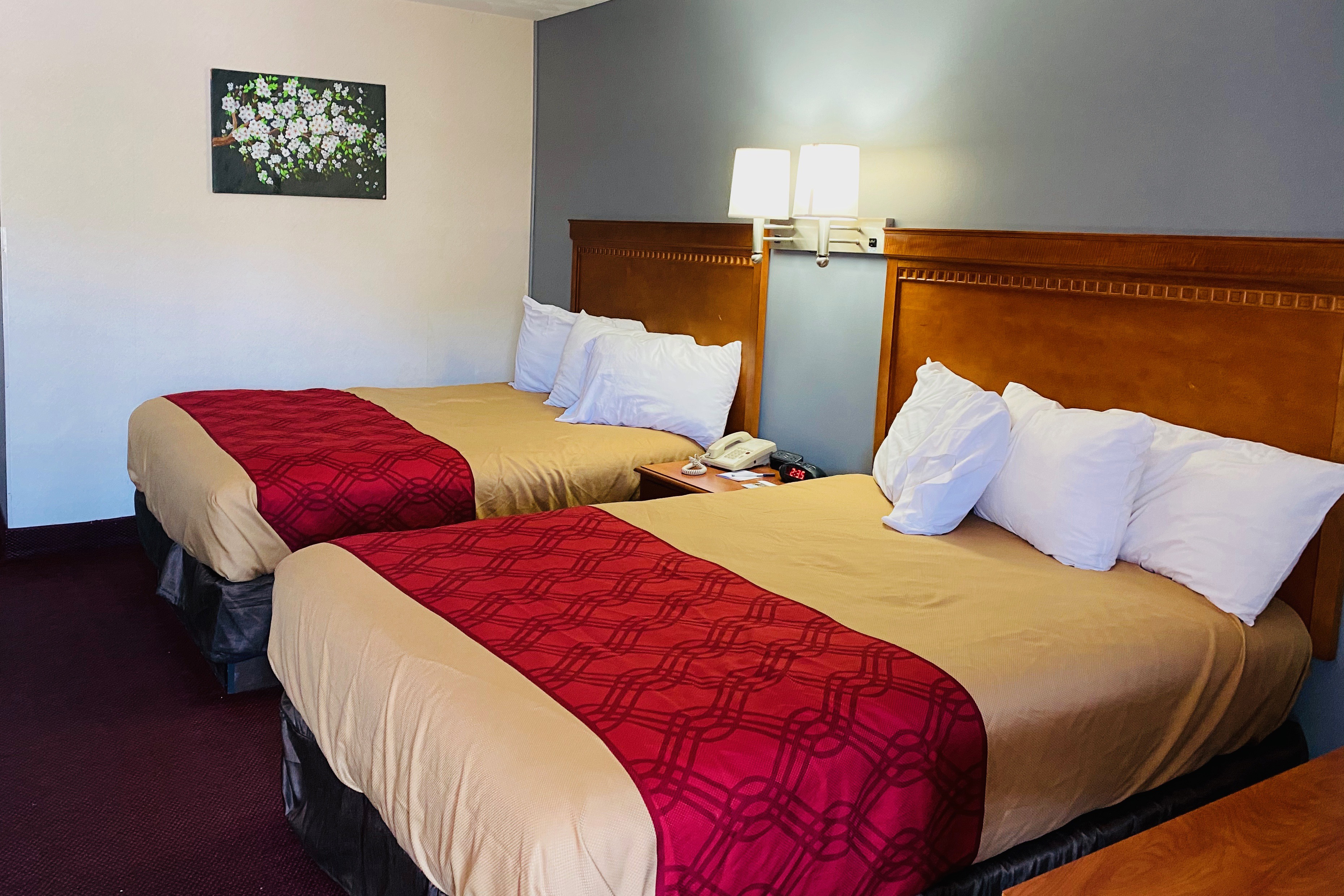 Guest room at the Baymont by Wyndham Lake George in Lake George, New York