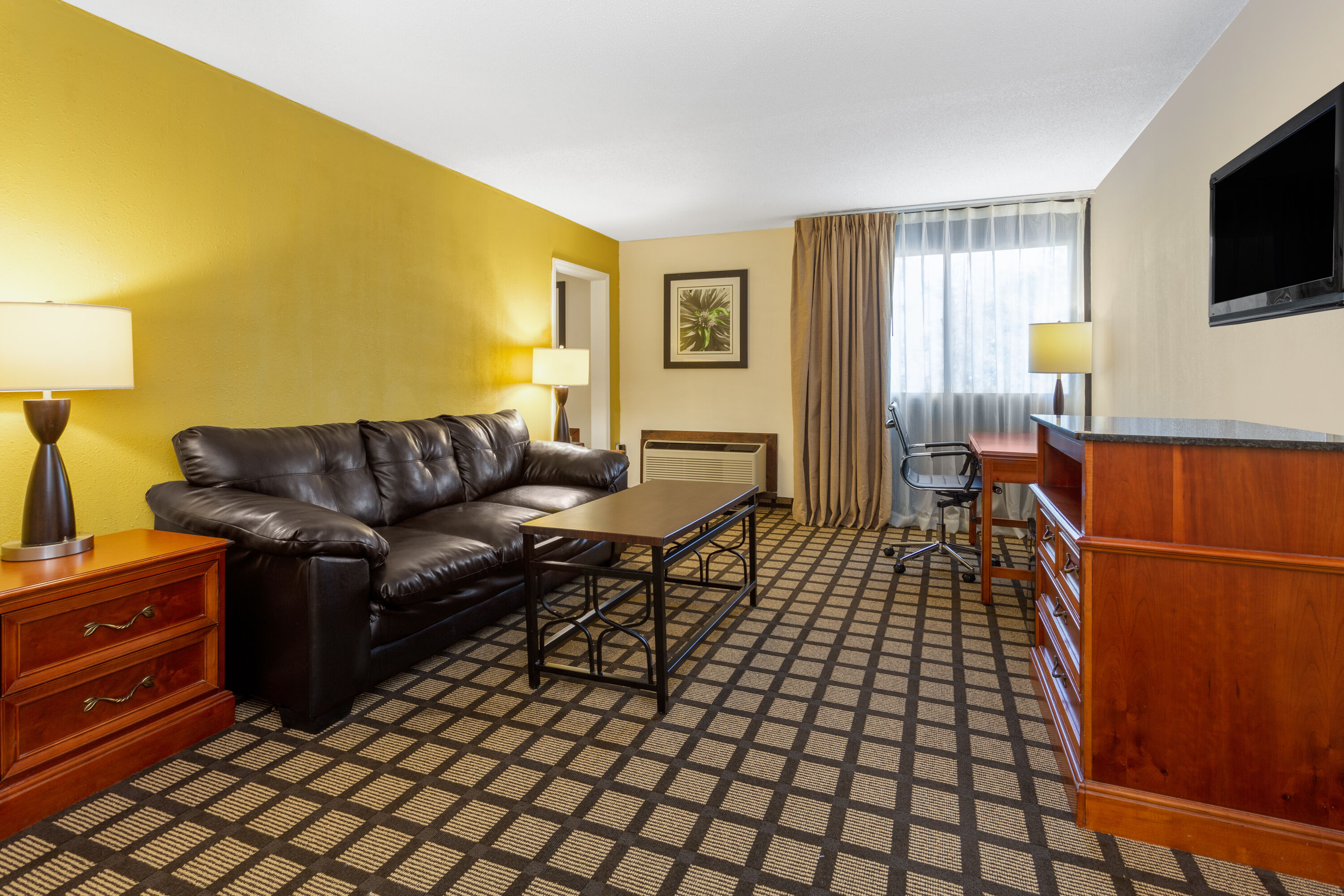 Baymont by Wyndham Queensbury Lake George suite in Queensbury, New York
