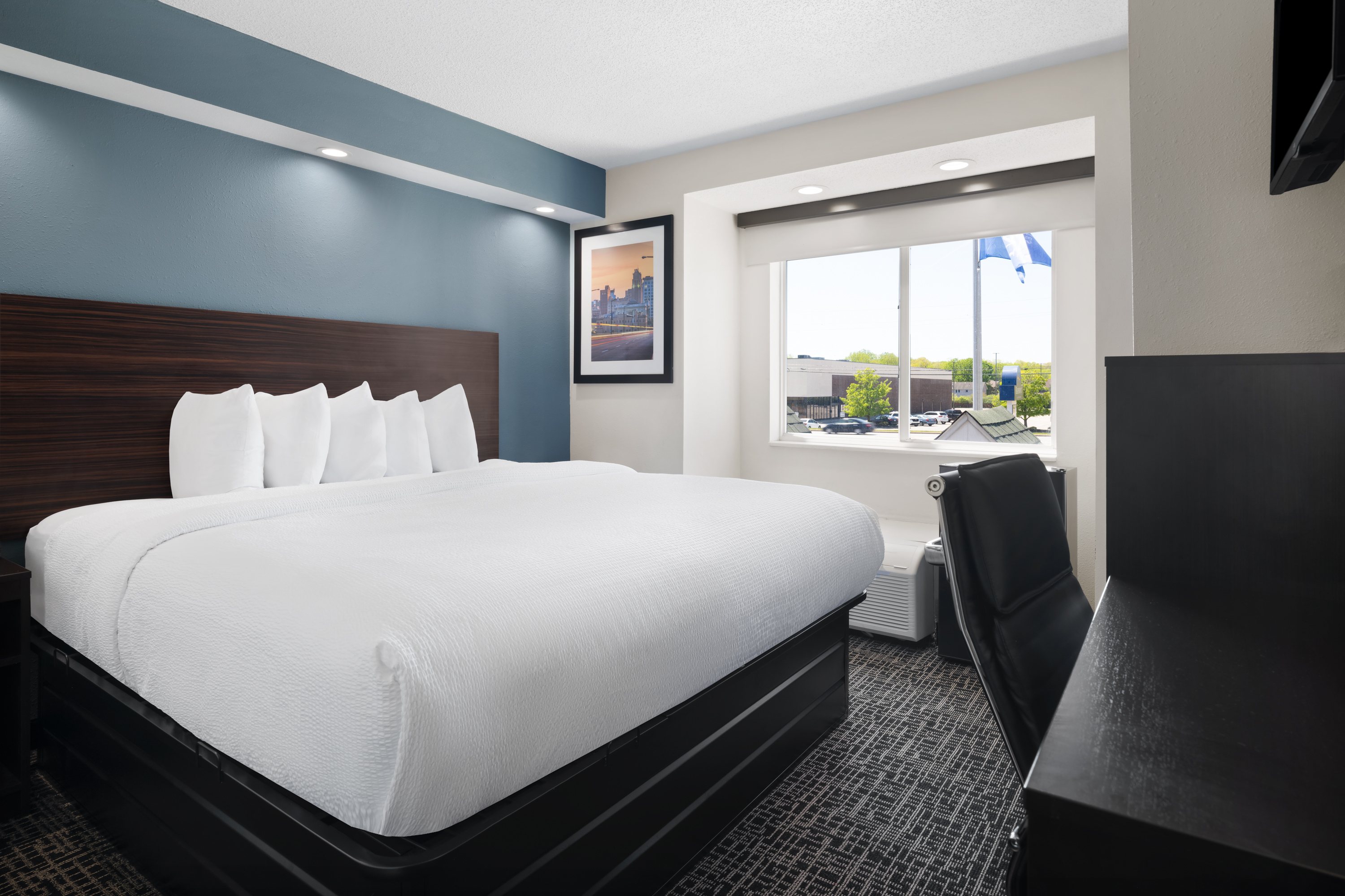 Guest room at the Baymont by Wyndham Boardman in Boardman, Ohio