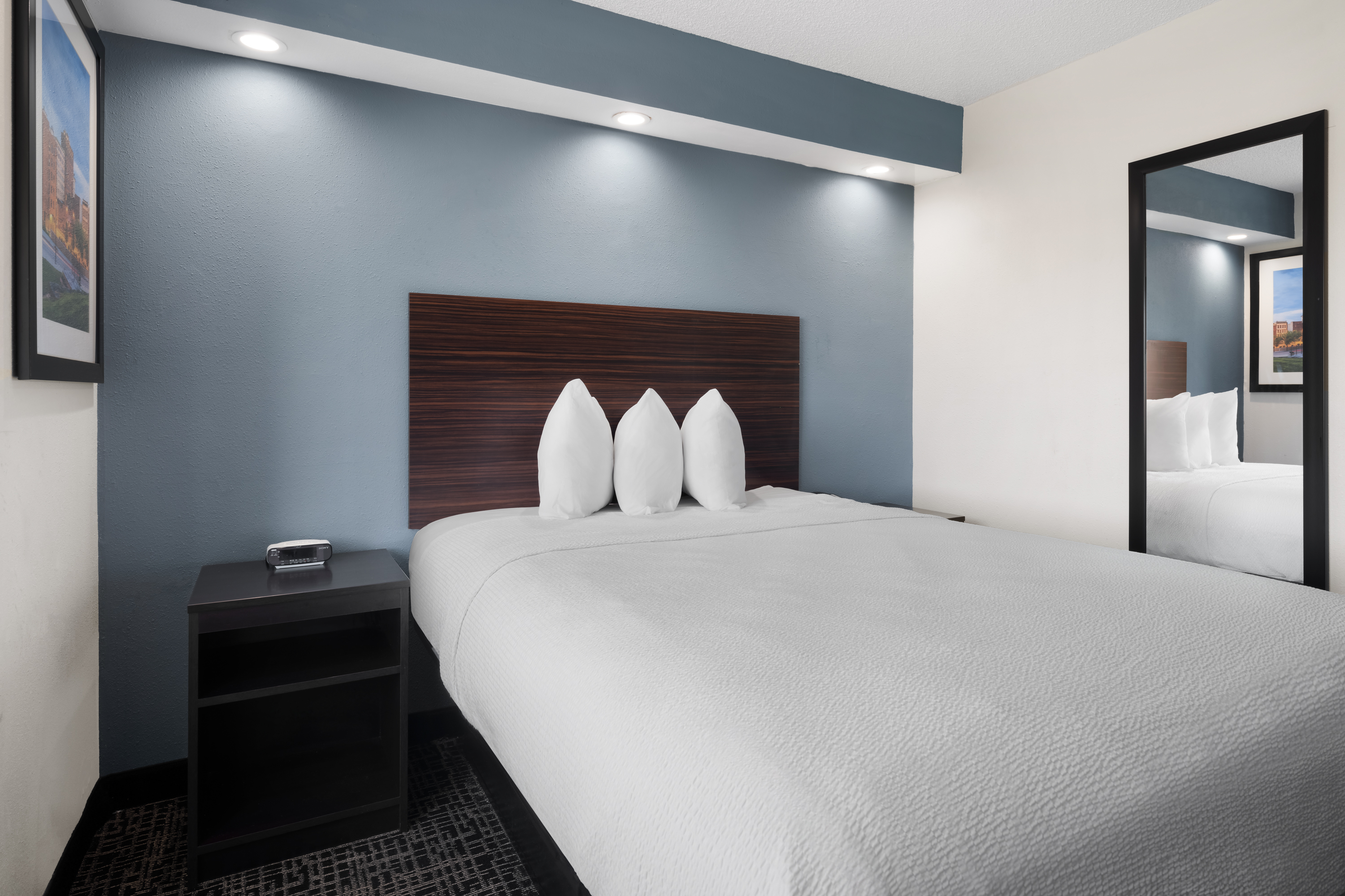 Guest room at the Baymont by Wyndham Boardman in Boardman, Ohio