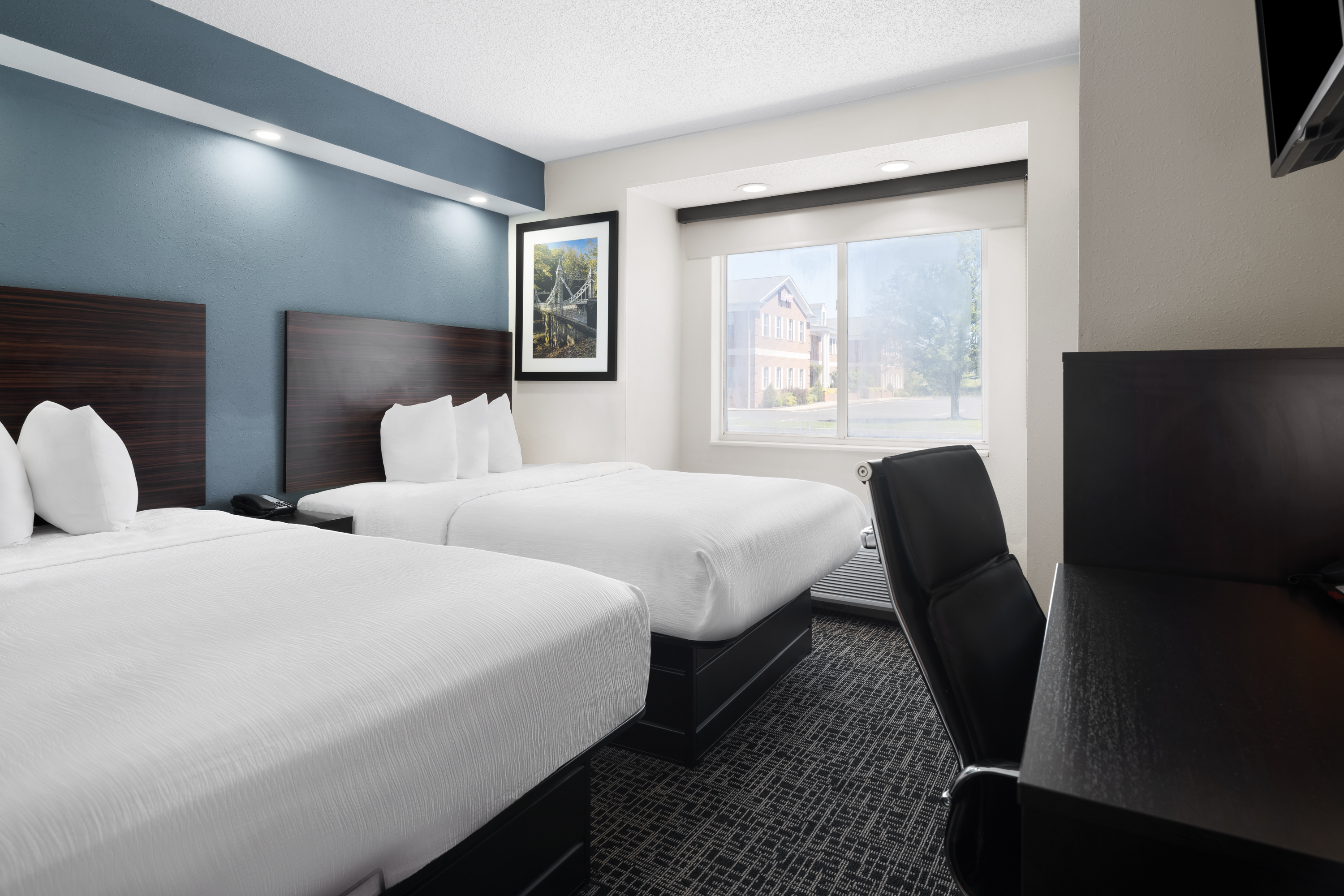 Guest room at the Baymont by Wyndham Boardman in Boardman, Ohio