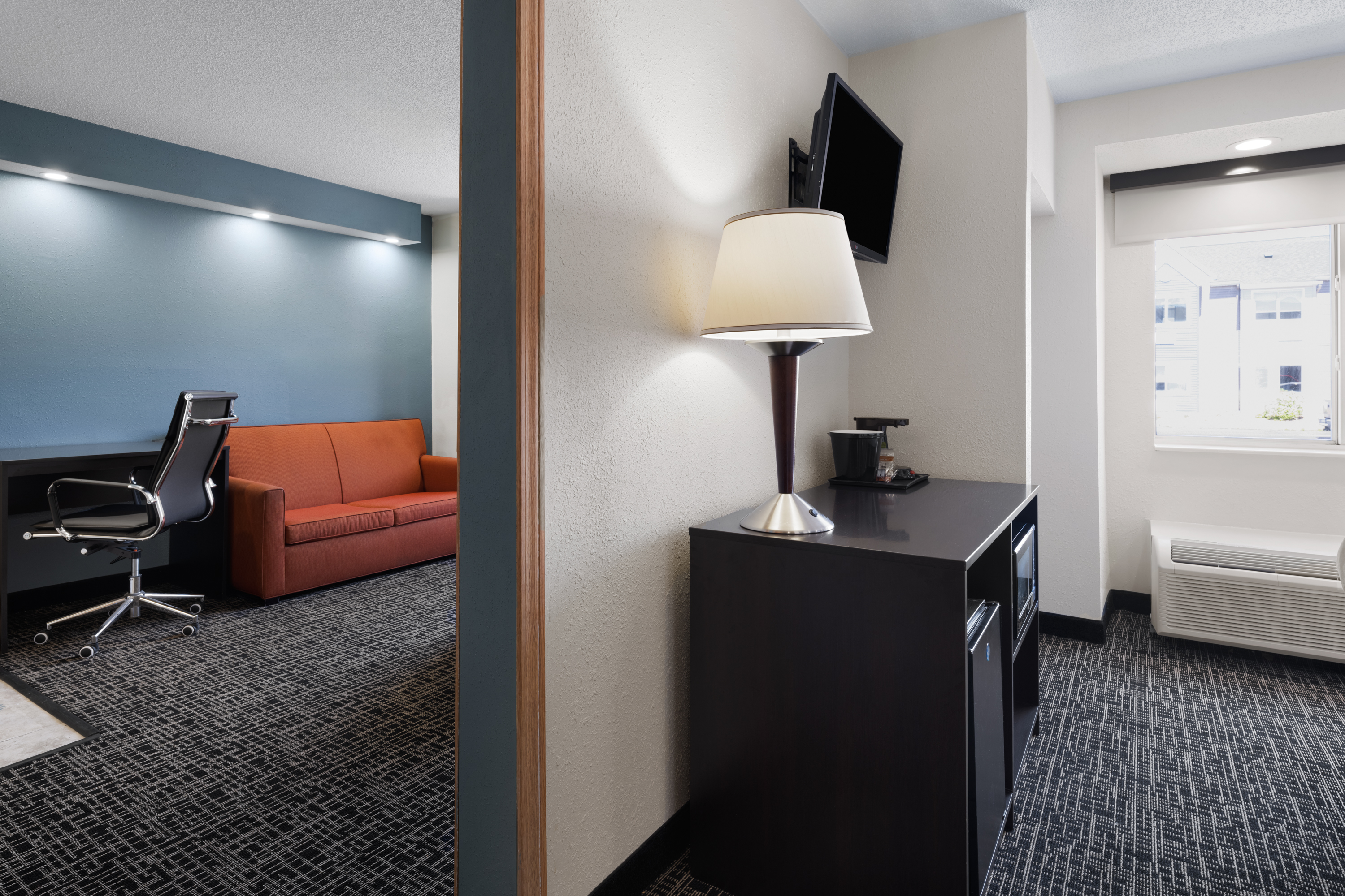 Baymont by Wyndham Boardman suite in Boardman, Ohio