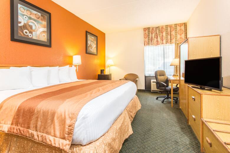Guest room at the Baymont Inn & Suites Cincinnati in Cincinnati, Ohio