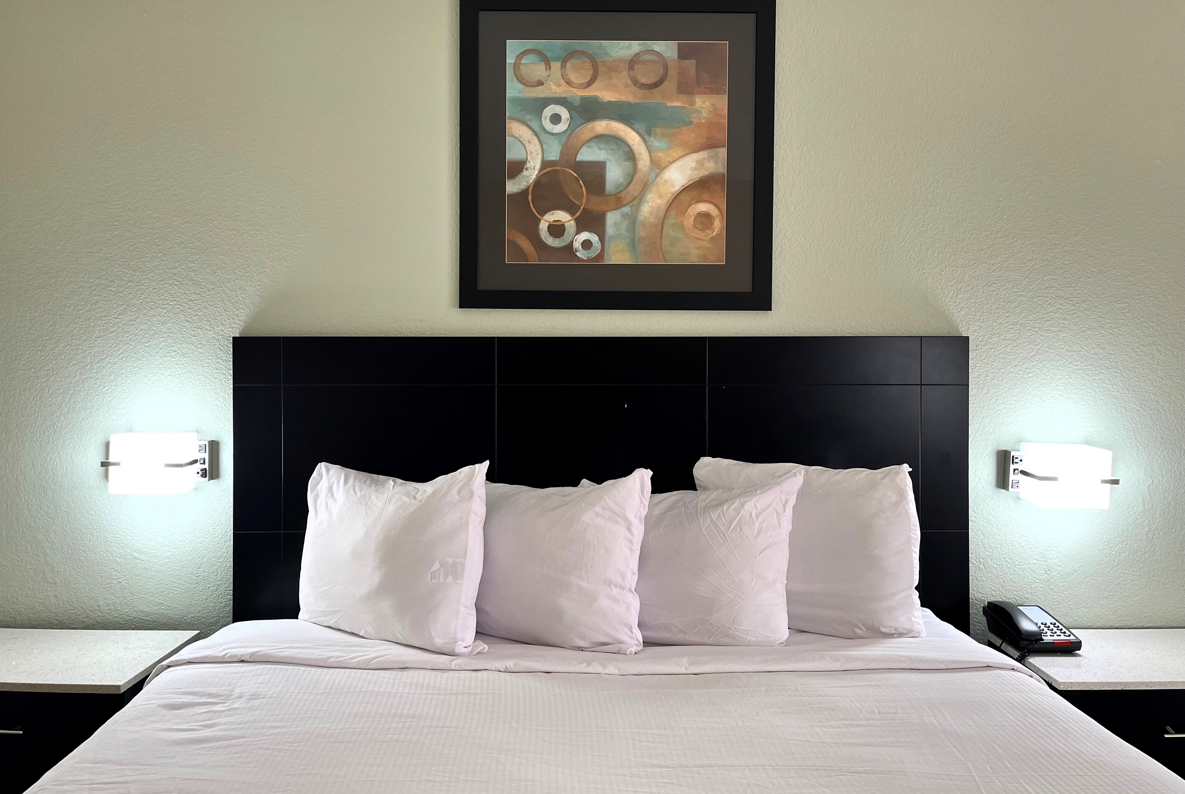 Guest room at the Baymont by Wyndham Cincinnati in Cincinnati, Ohio