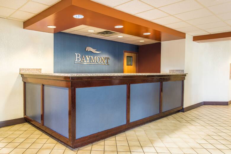 Baymont Inn & Suites Cincinnati hotel lobby in Cincinnati, Ohio