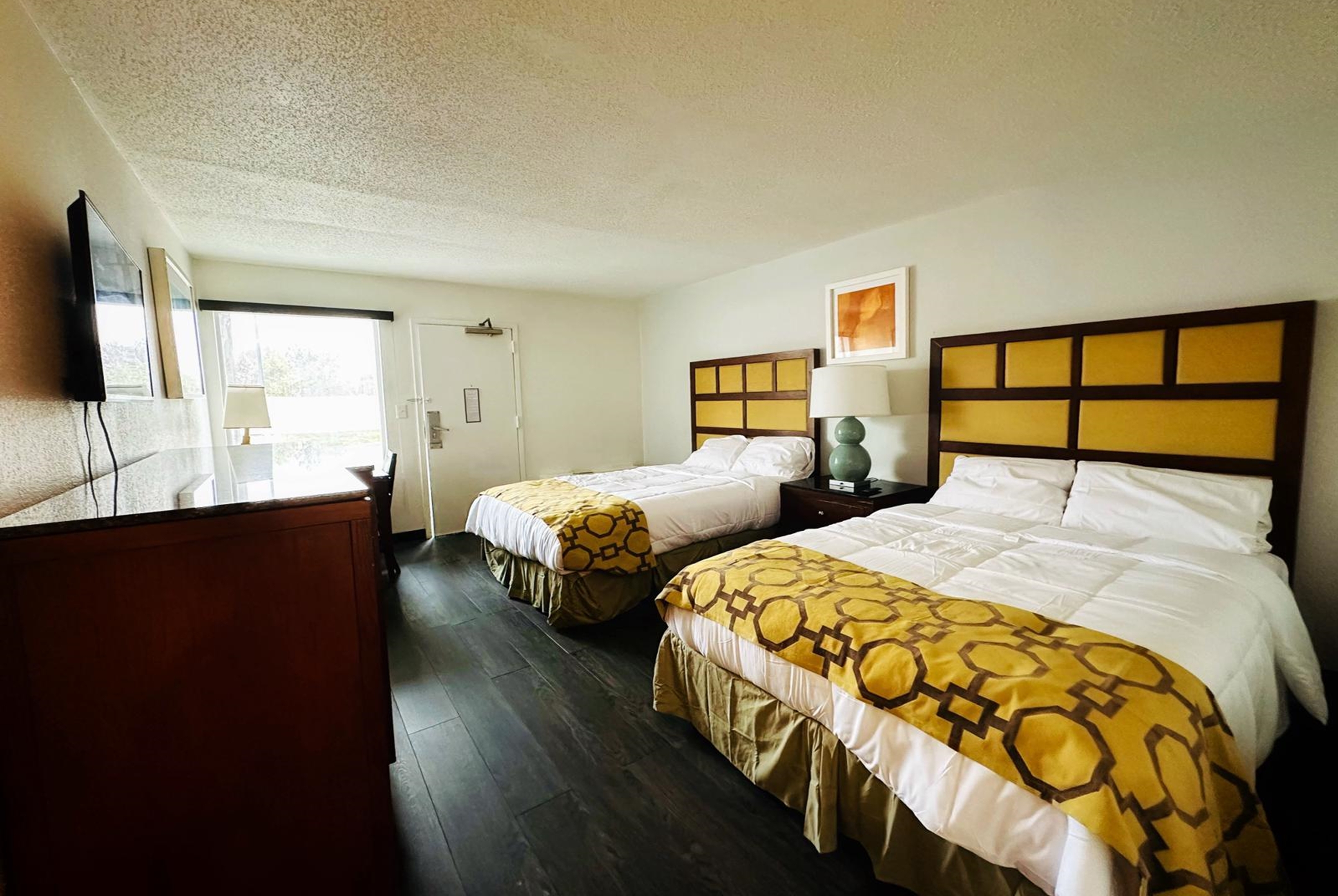 Guest room at the Baymont Inn and Suites by Wyndham Columbus / Near OSU in Columbus, Ohio