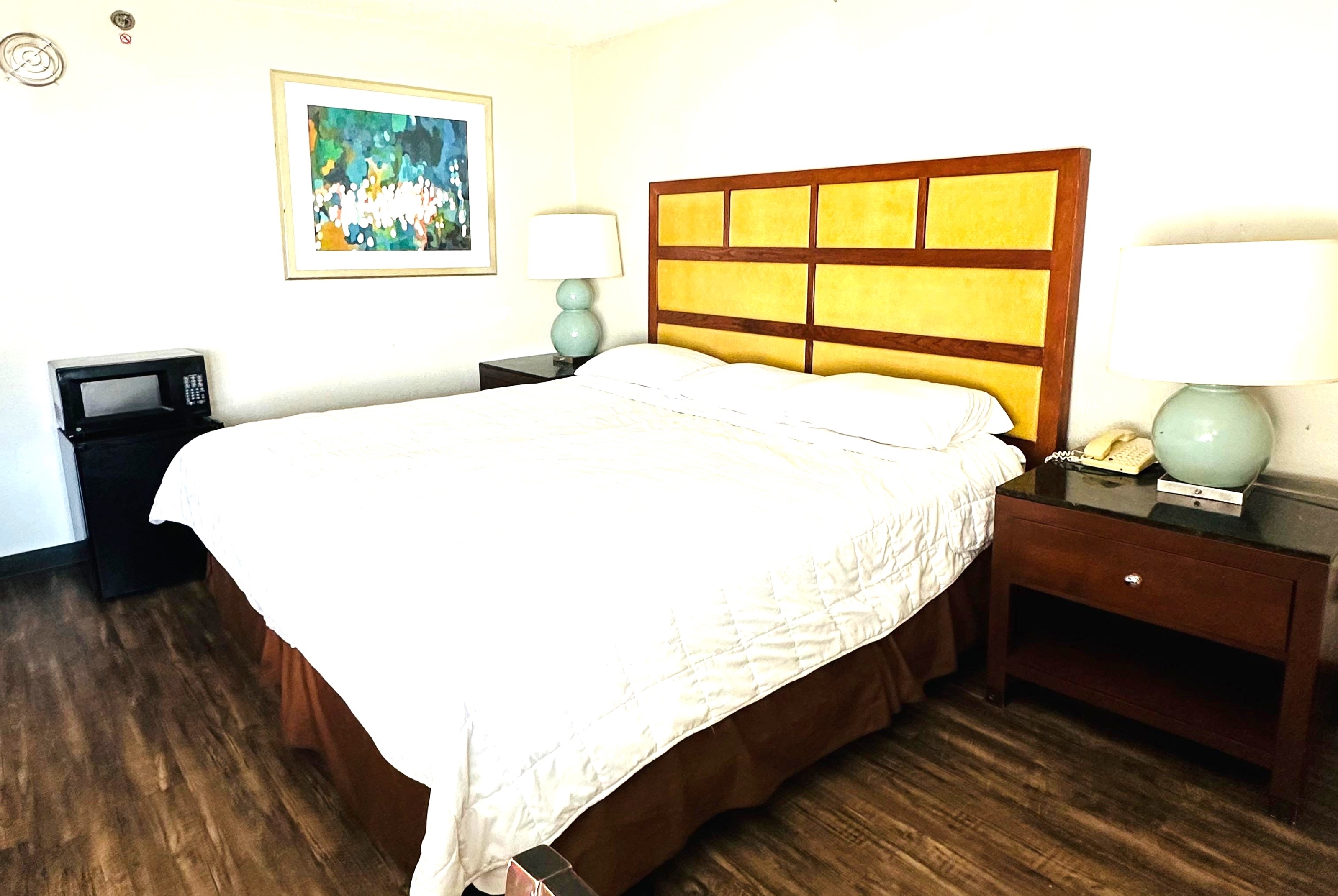 Guest room at the Baymont Inn and Suites by Wyndham Columbus / Near OSU in Columbus, Ohio