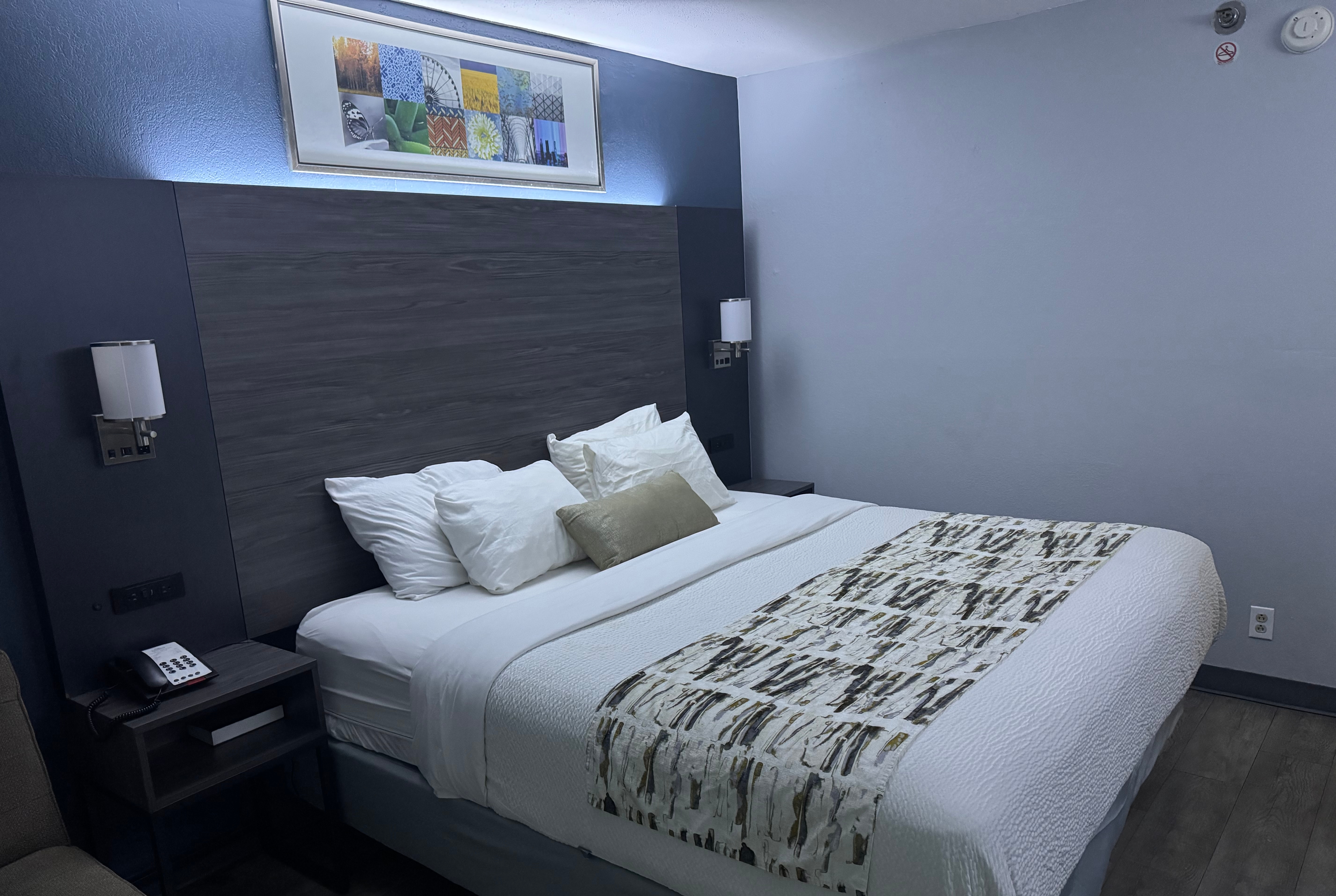 Guest room at the Baymont by Wyndham Dayton North in Dayton, Ohio