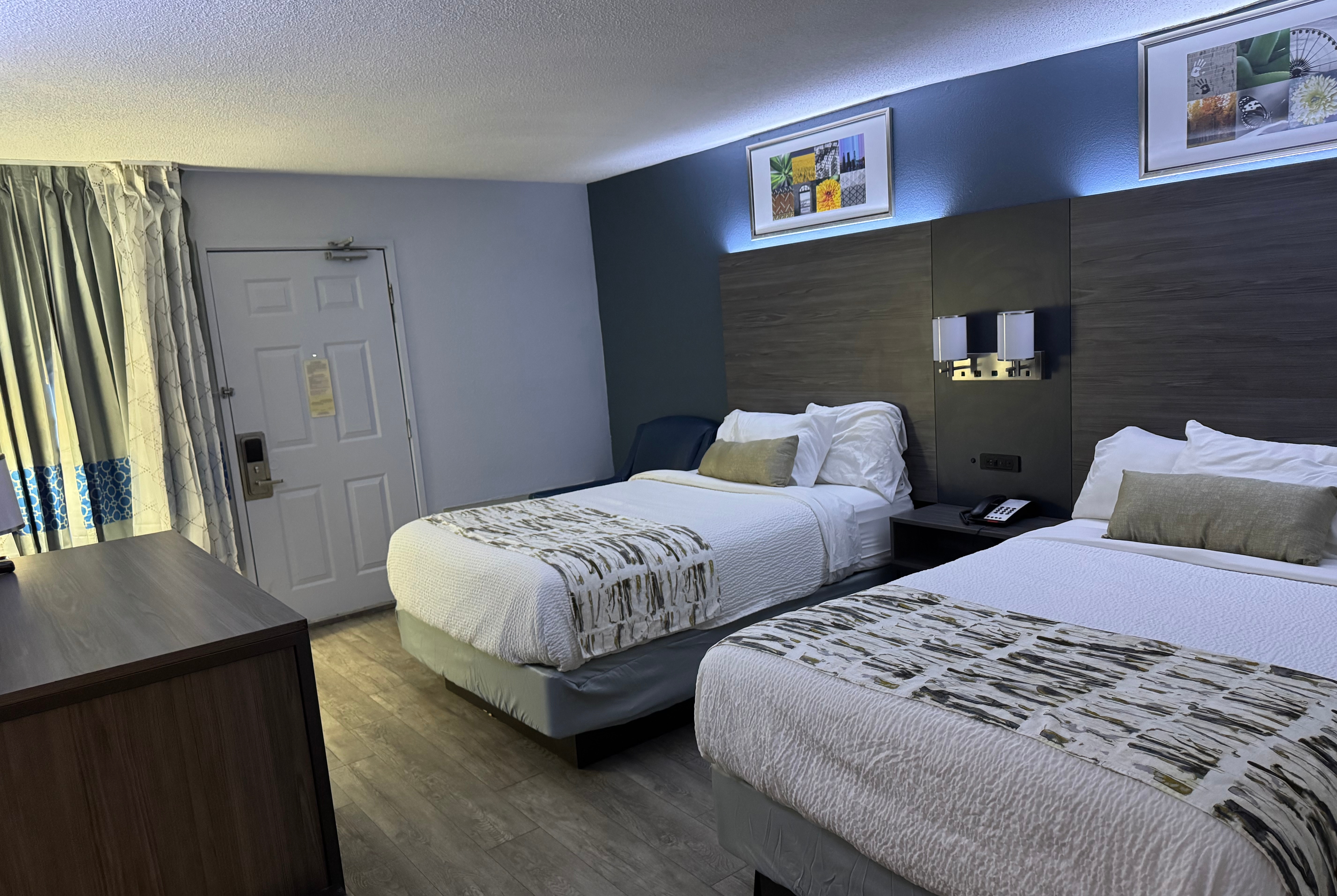 Guest room at the Baymont by Wyndham Dayton North in Dayton, Ohio