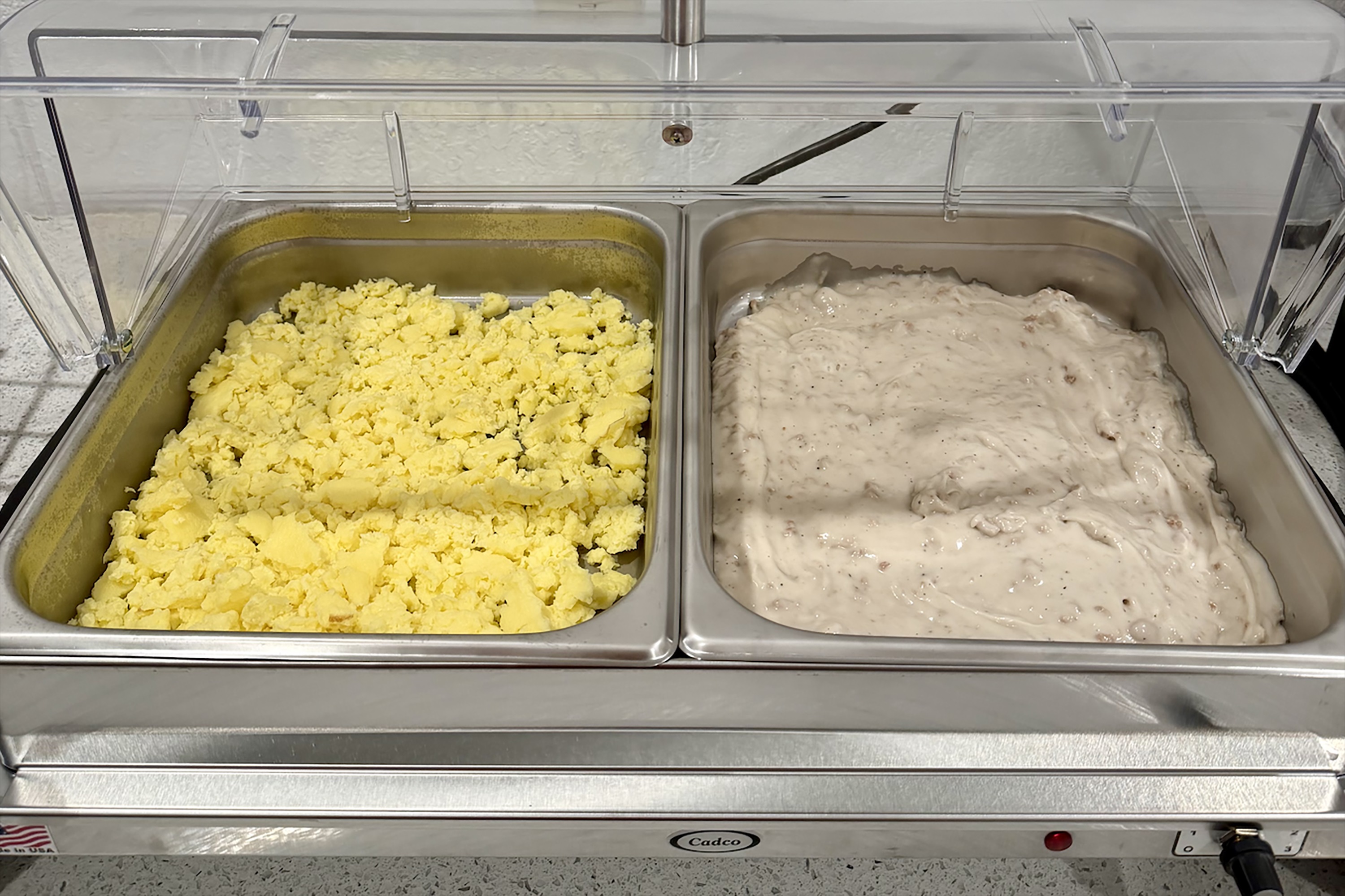 Baymont by Wyndham Findlay restaurant breakfast area with seating in Findlay, Ohio