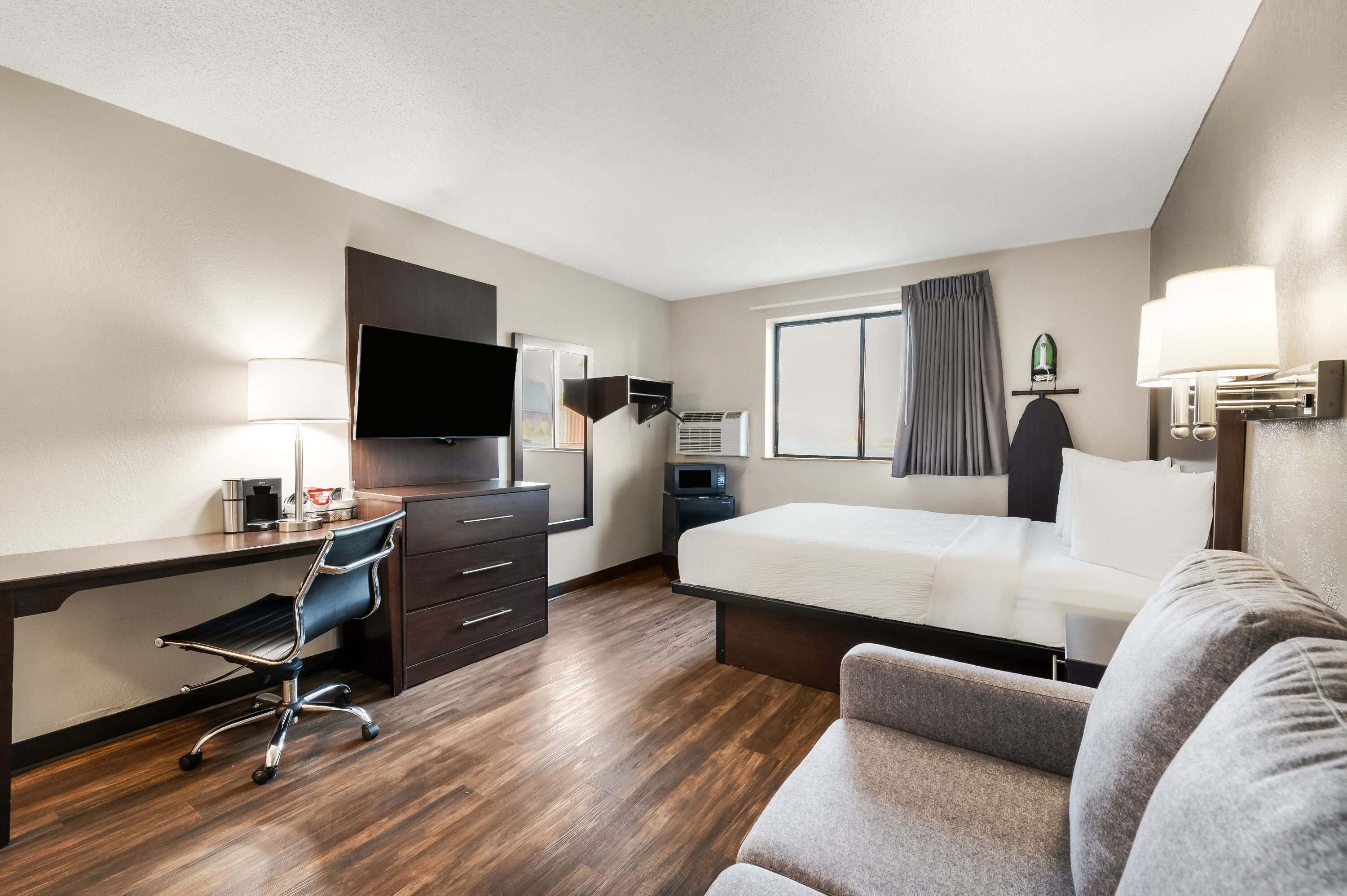 Baymont by Wyndham Findlay suite in Findlay, Ohio