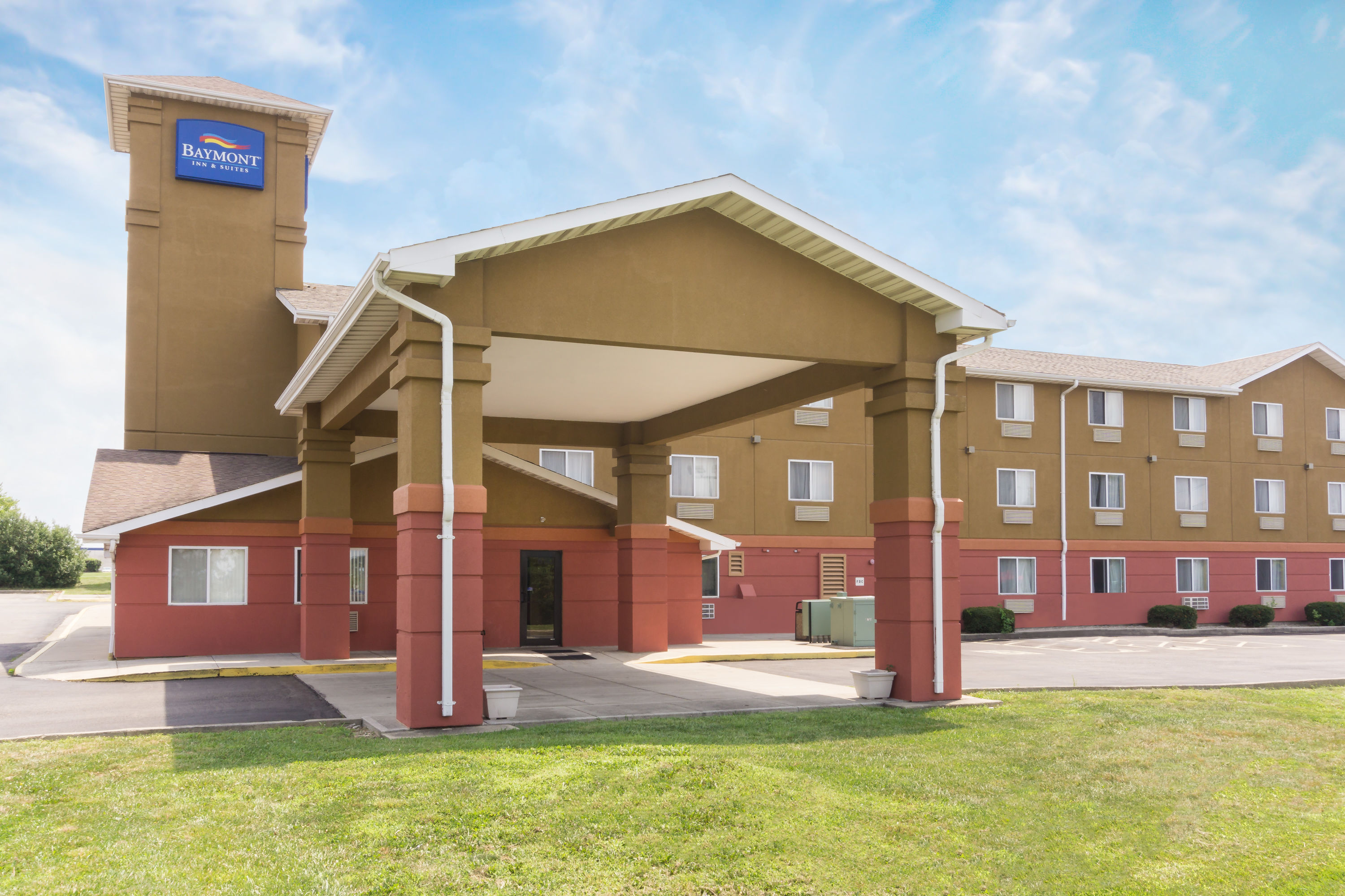 Exterior Day Image of Baymont by Wyndham Huber Heights Dayton hotel in Hube...