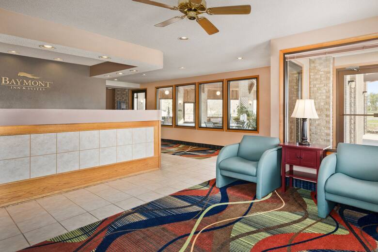 Baymont By Wyndham Logan Hotels Oh 43138 Baymont By Wyndham Logan Hotel Lobby In Ohio