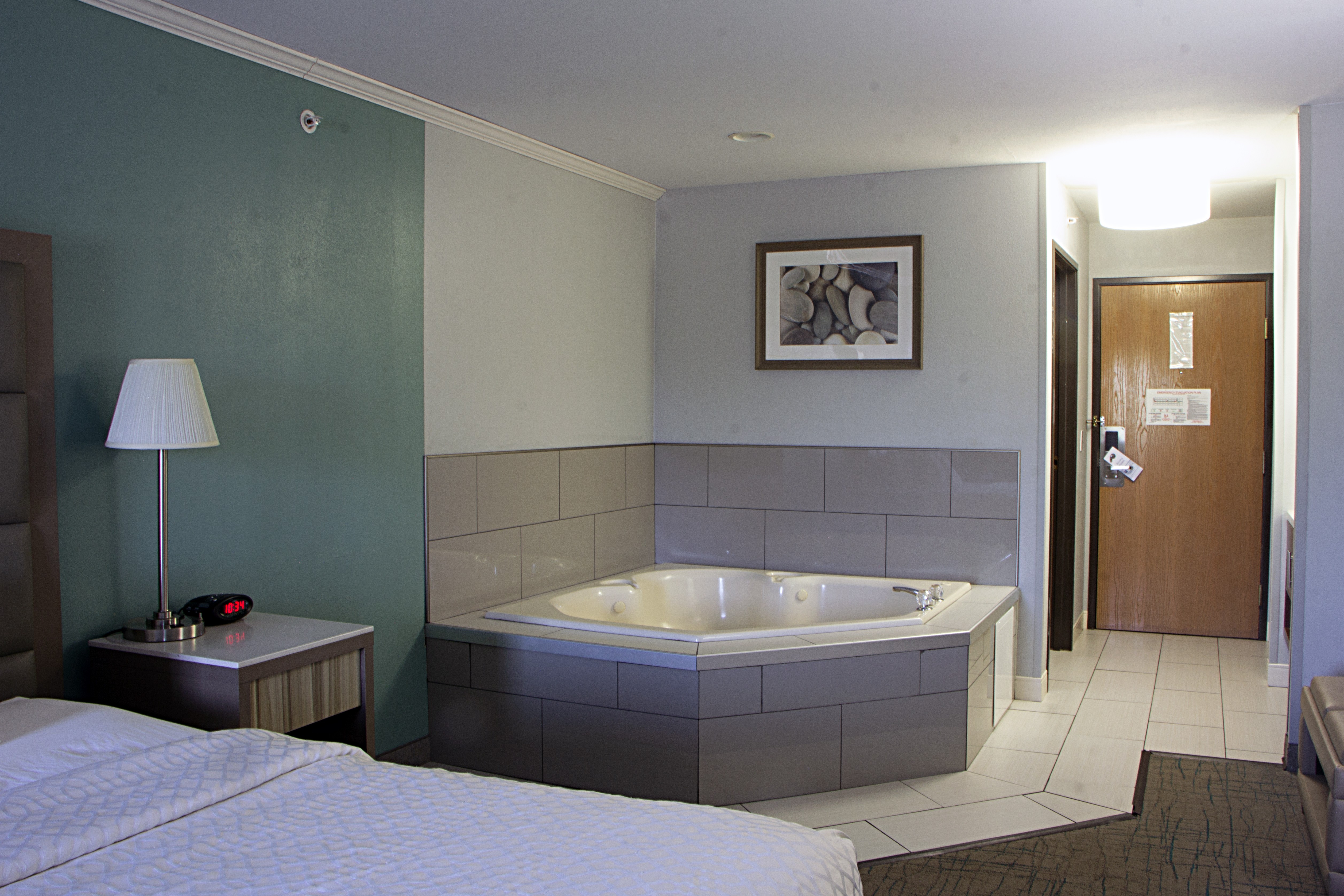 Guest room at the Baymont by Wyndham Maumee Toledo in Maumee, Ohio