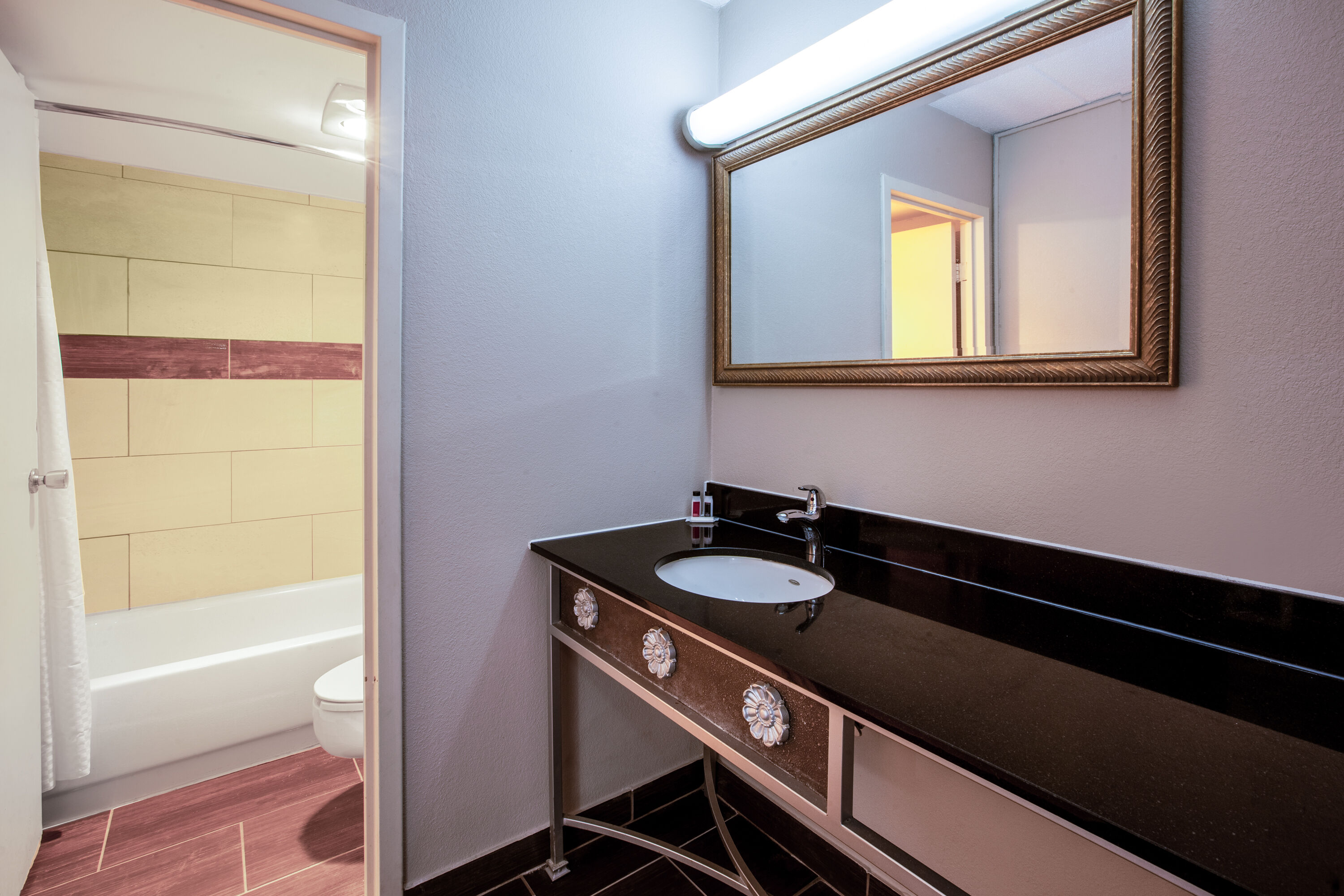 Guest room bath at the Baymont by Wyndham Northwood in Northwood, Ohio