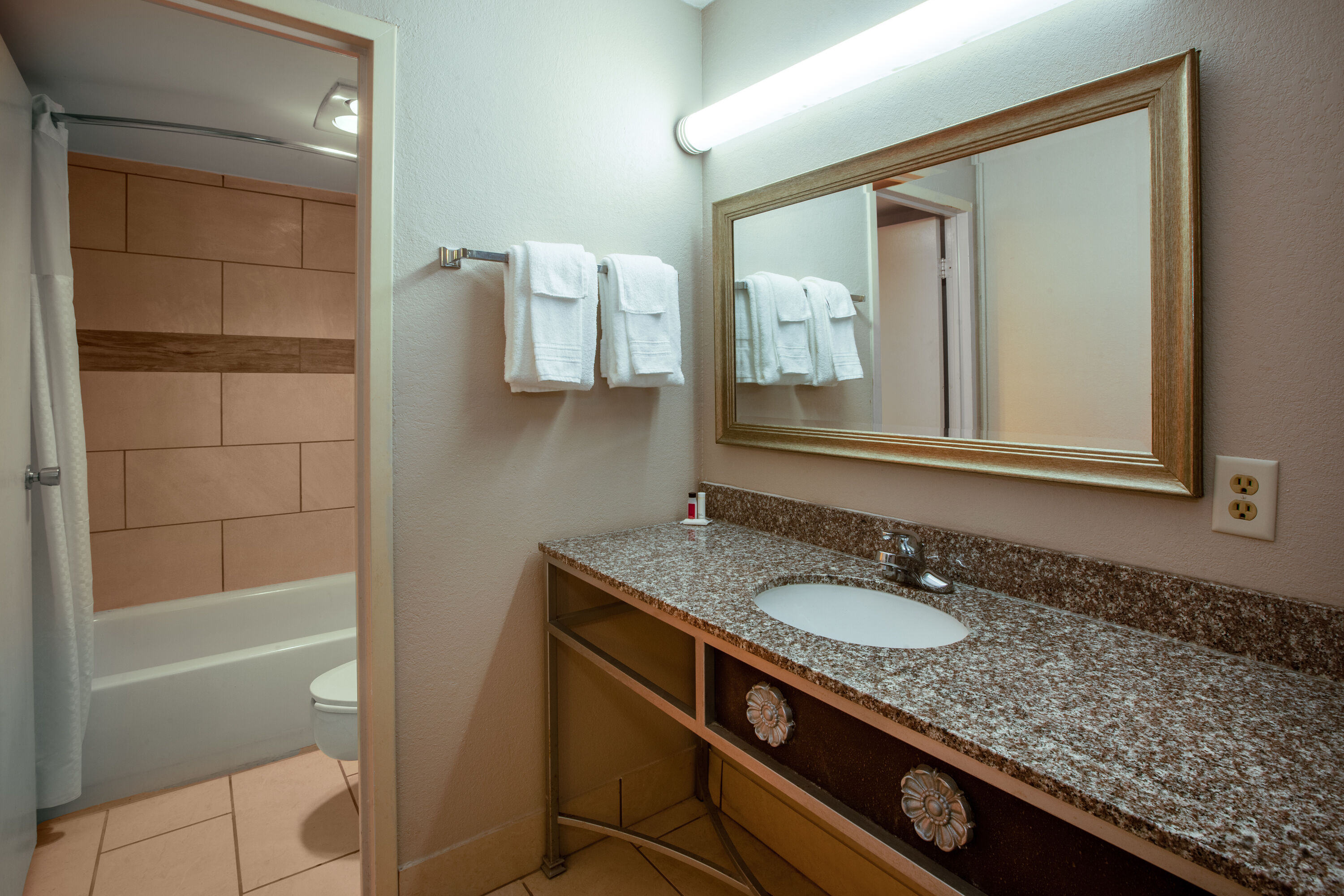 Guest room bath at the Baymont by Wyndham Northwood in Northwood, Ohio