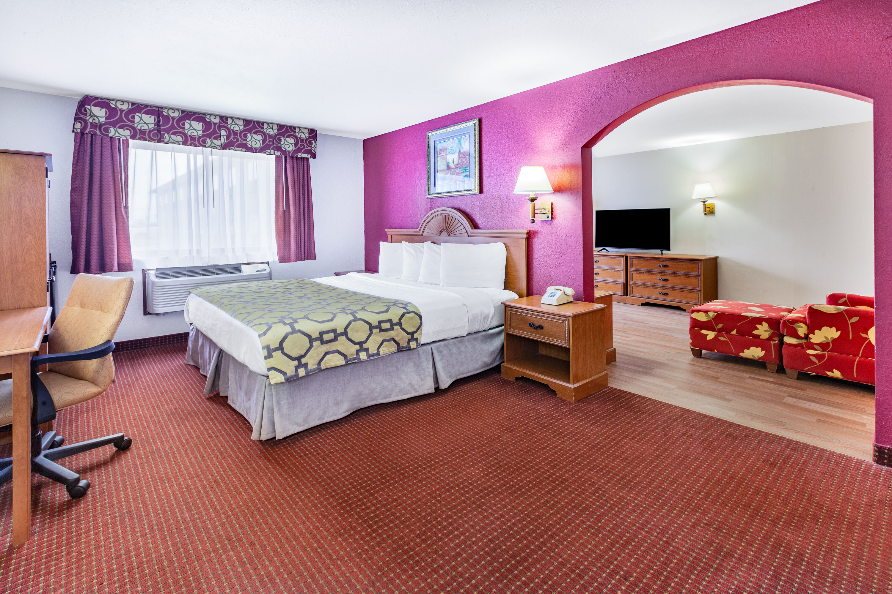 Baymont by Wyndham Perrysburg/Toledo suite in Perrysburg, Ohio