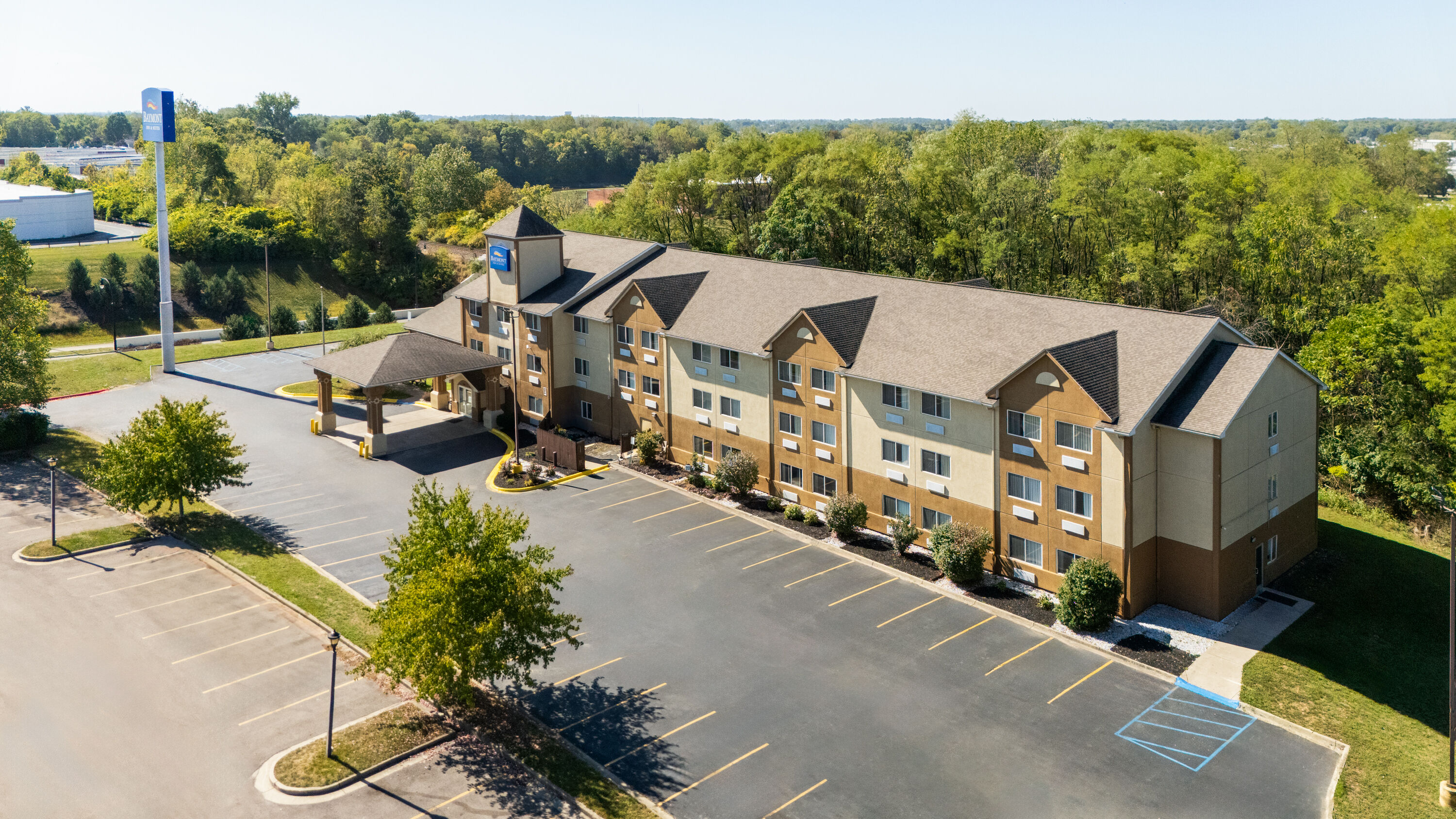 Exterior Day Image of Baymont by Wyndham Piqua hotel in Piqua, Ohio