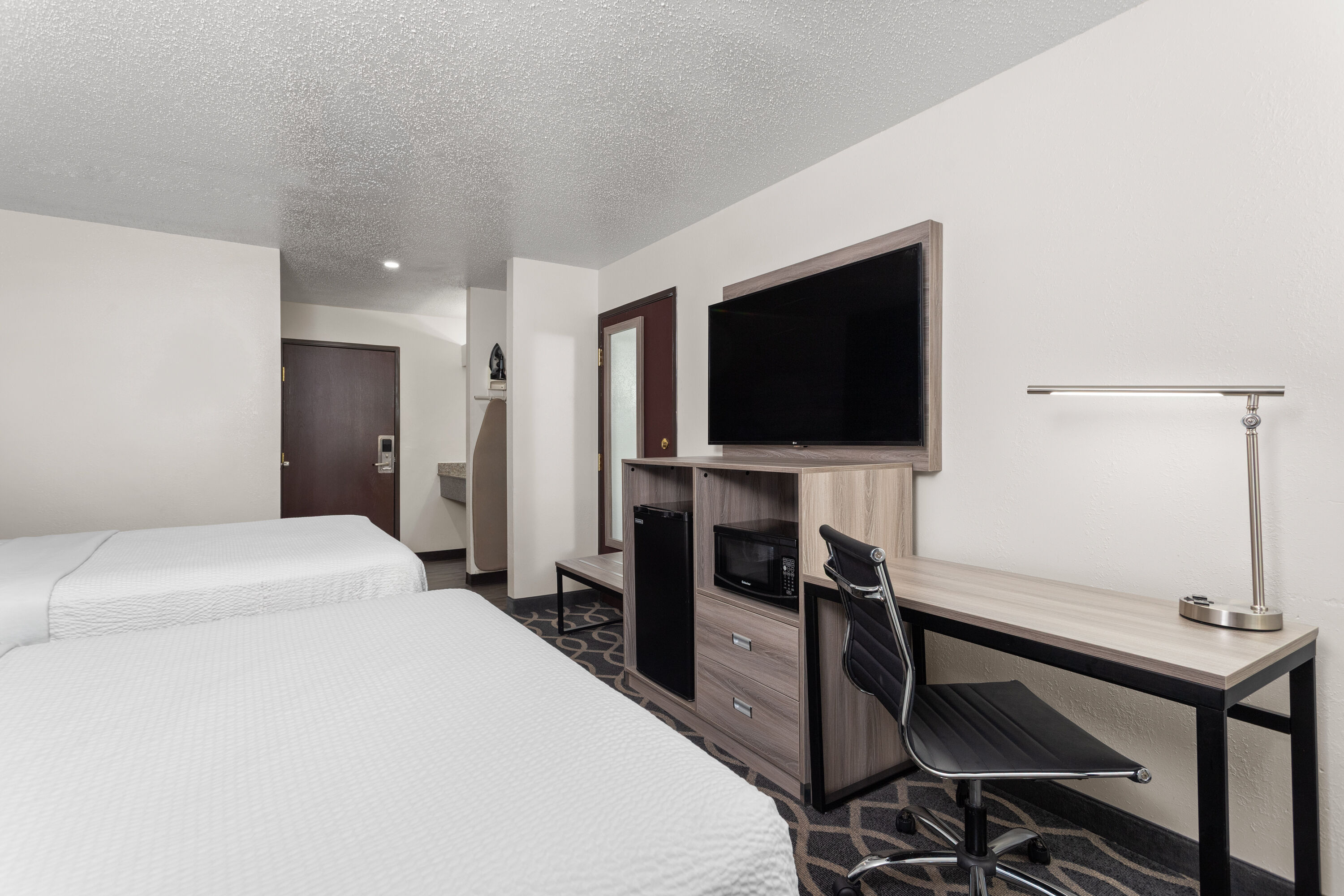 Guest room at the Baymont by Wyndham Piqua in Piqua, Ohio