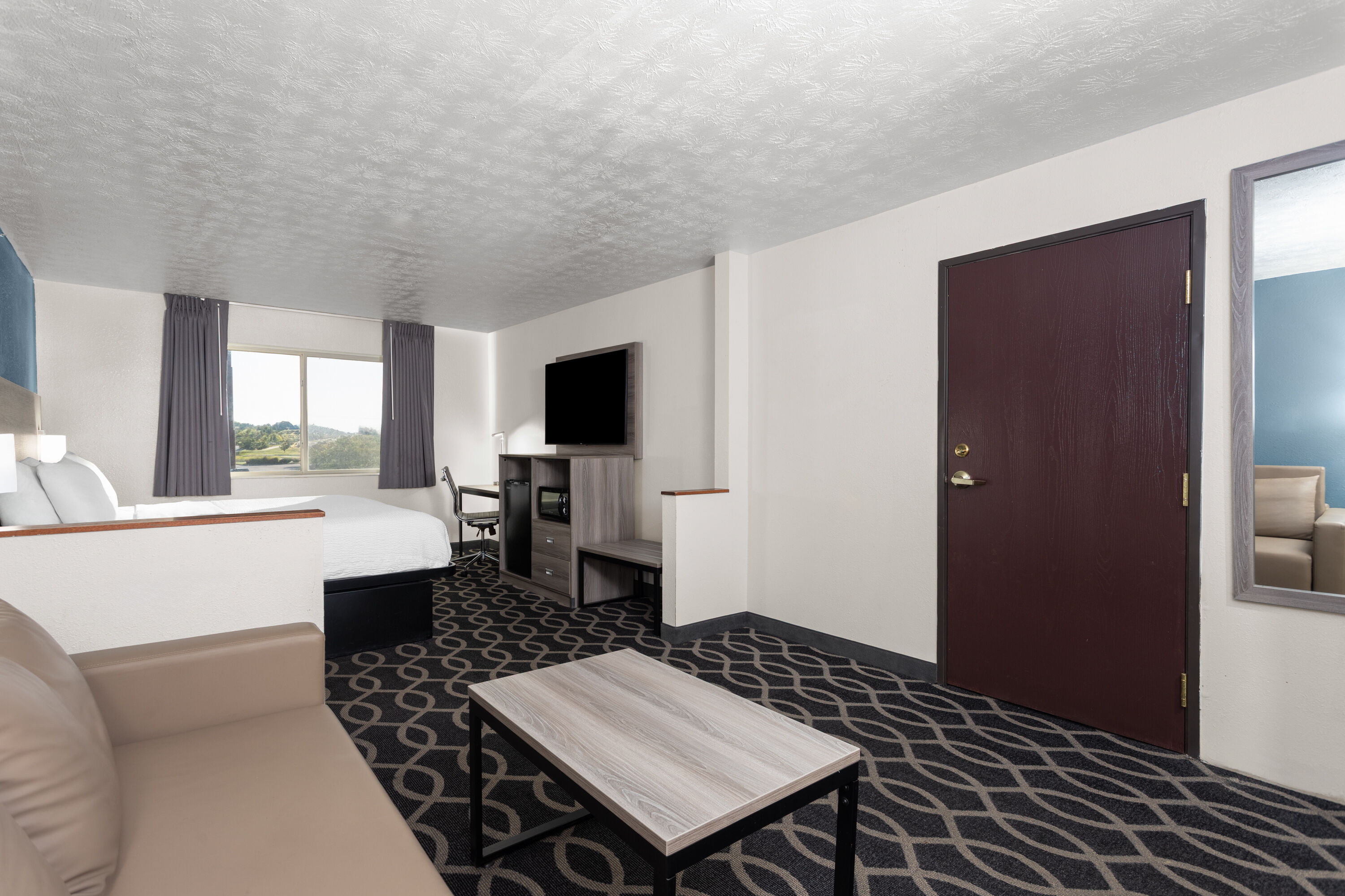 Baymont by Wyndham Piqua suite in Piqua, Ohio