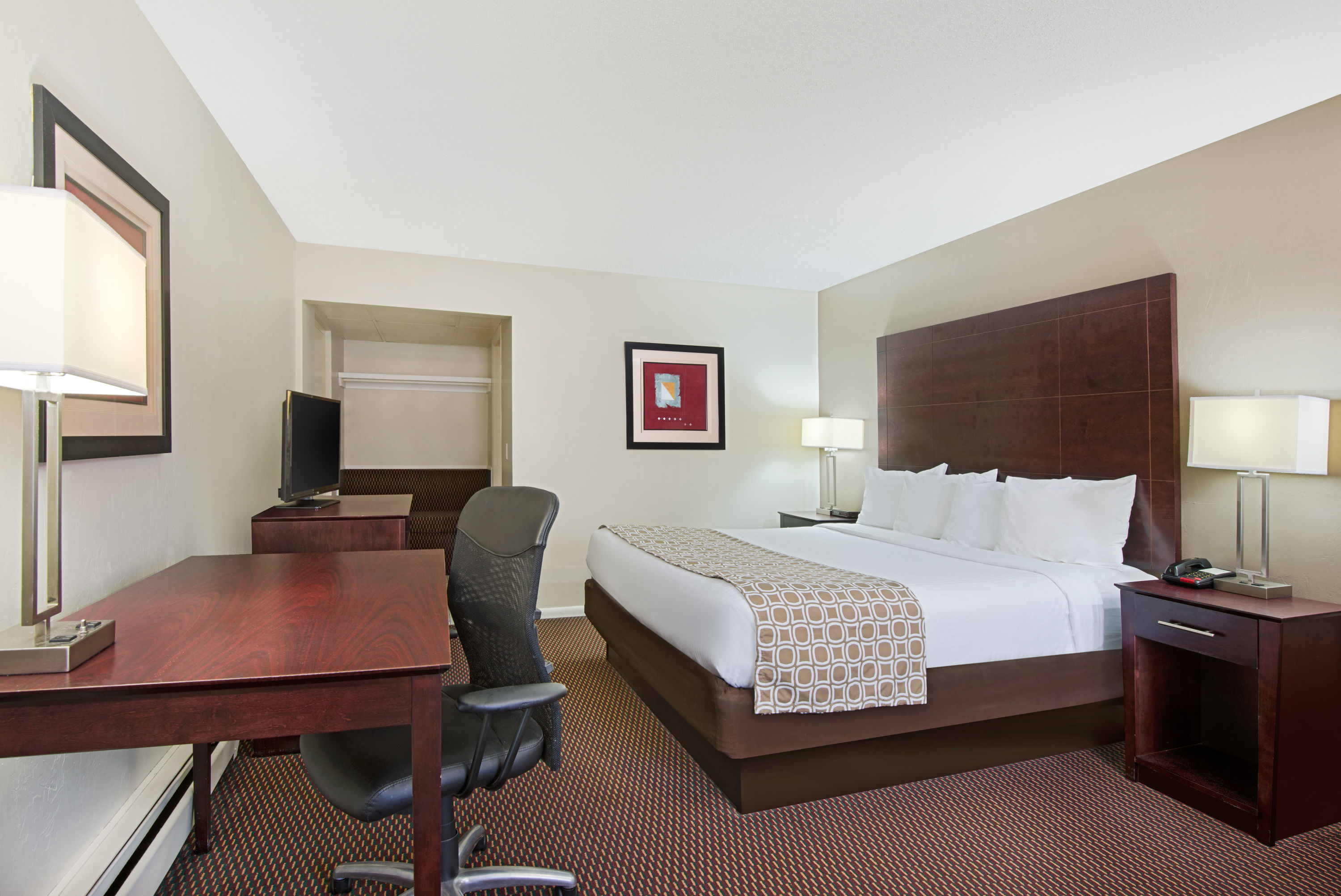 Baymont By Wyndham Sandusky Sandusky Oh Hotels