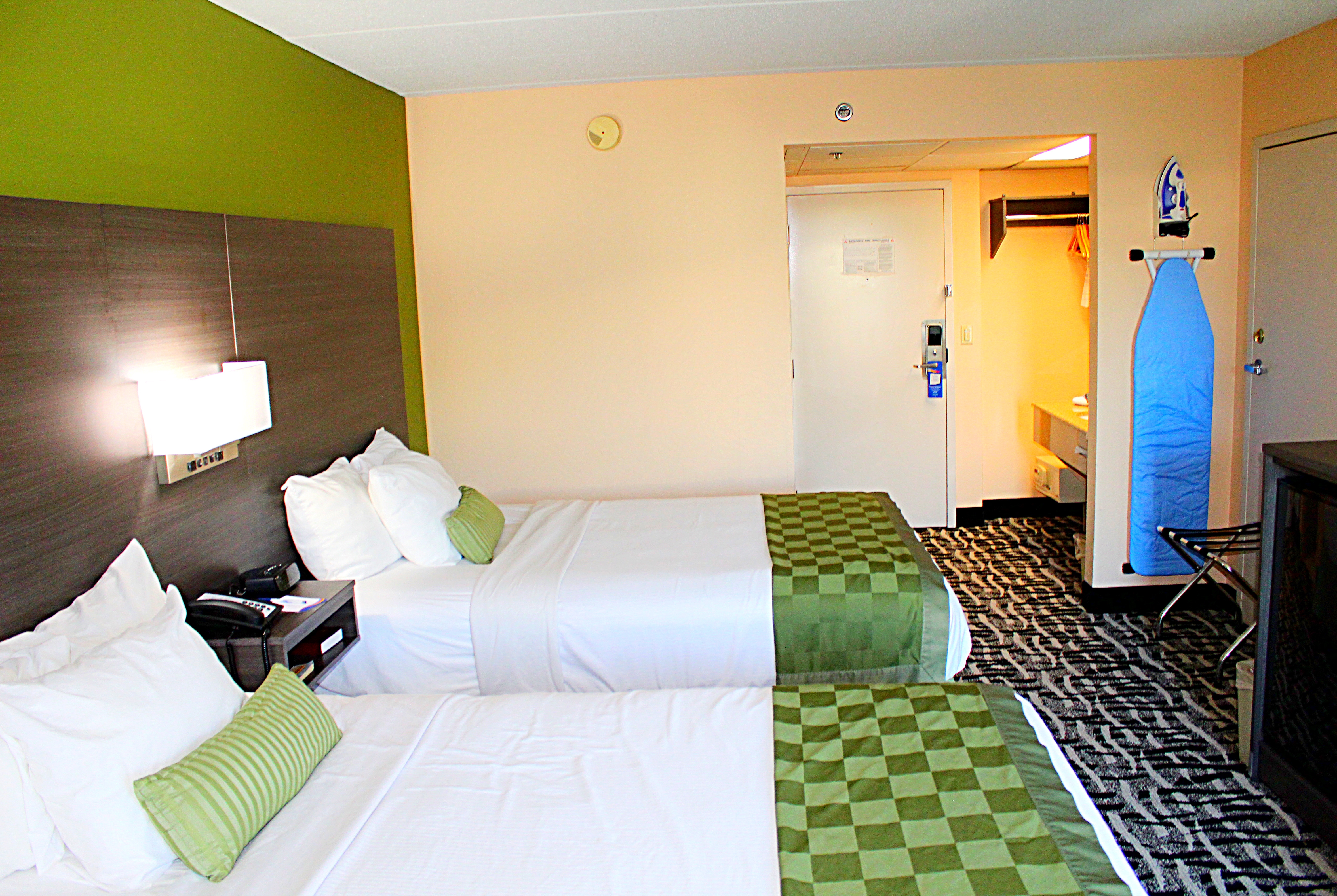 Guest room at the Baymont by Wyndham Springfield in Springfield, Ohio