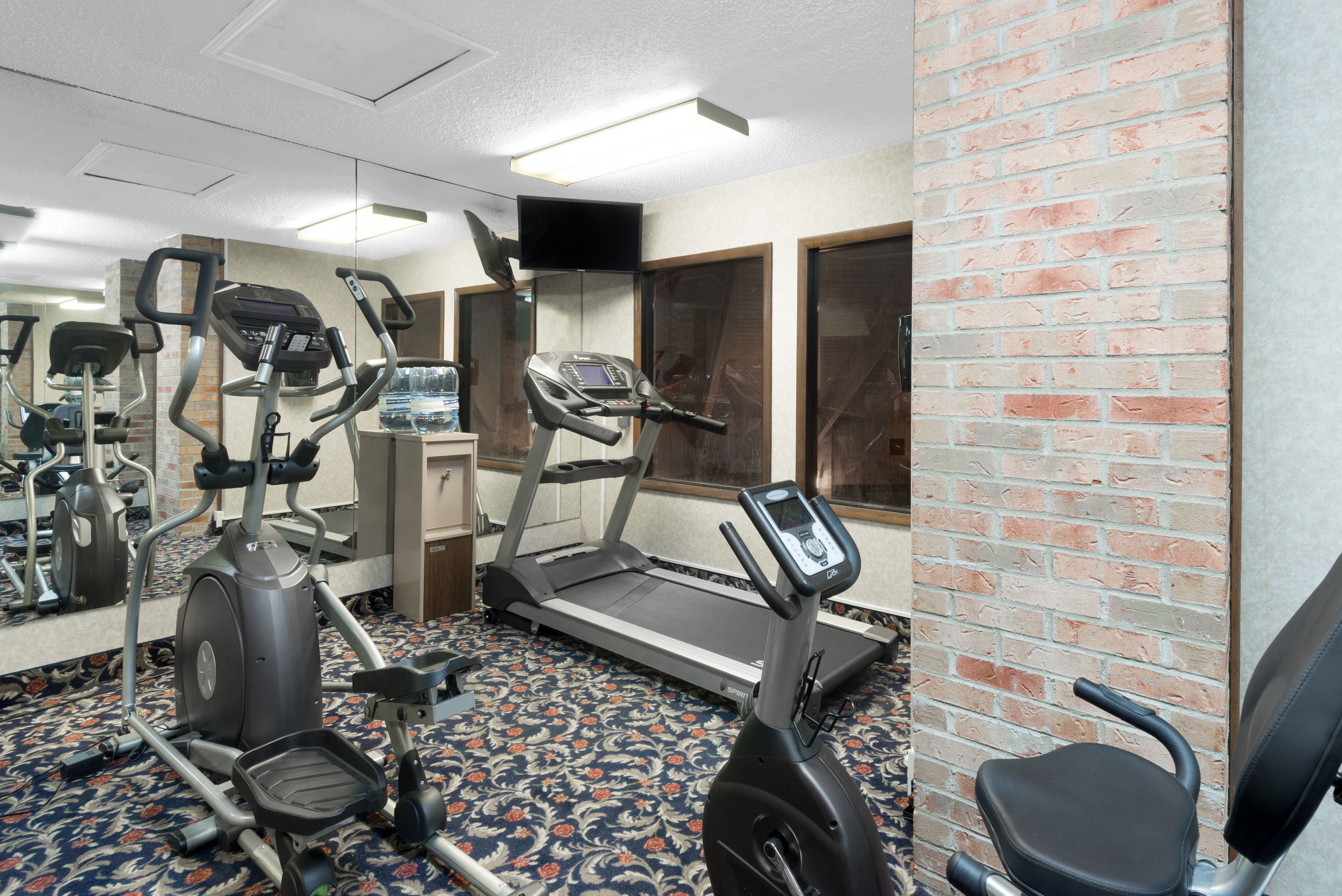 Baymont by Wyndham Zanesville | Zanesville, OH Hotels