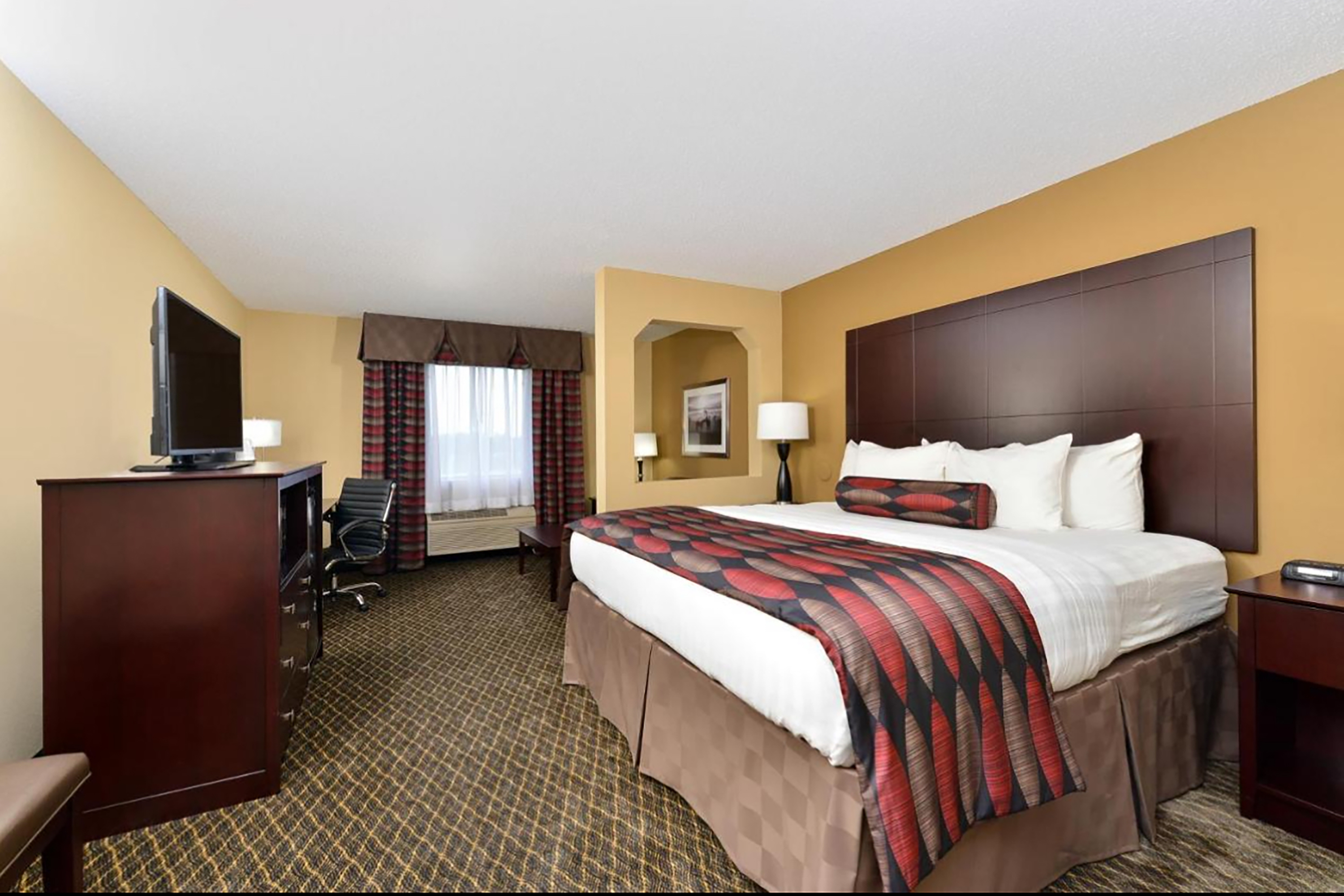 Guest room at the Baymont by Wyndham Ardmore I-35 in Ardmore, Oklahoma