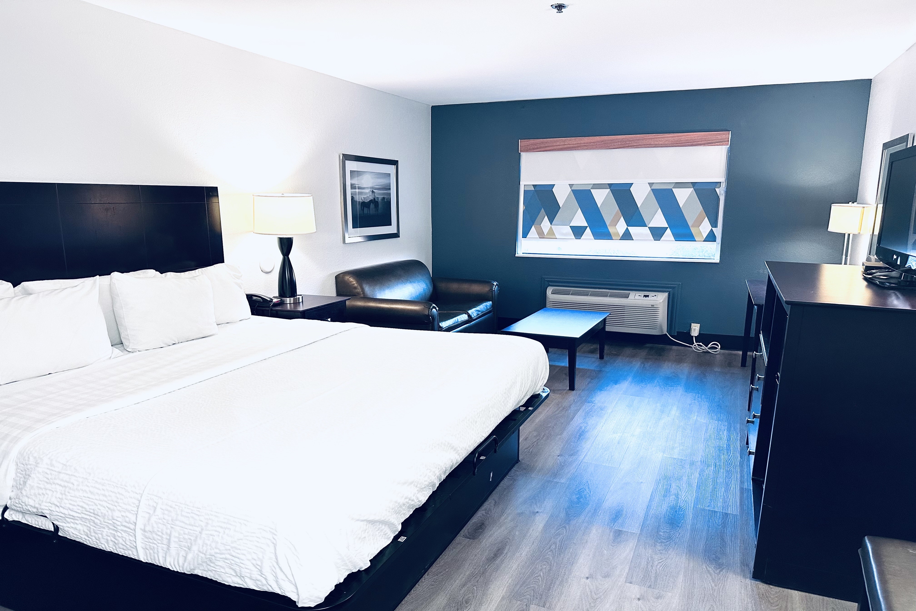 Guest room at the Baymont by Wyndham Ardmore I-35 in Ardmore, Oklahoma