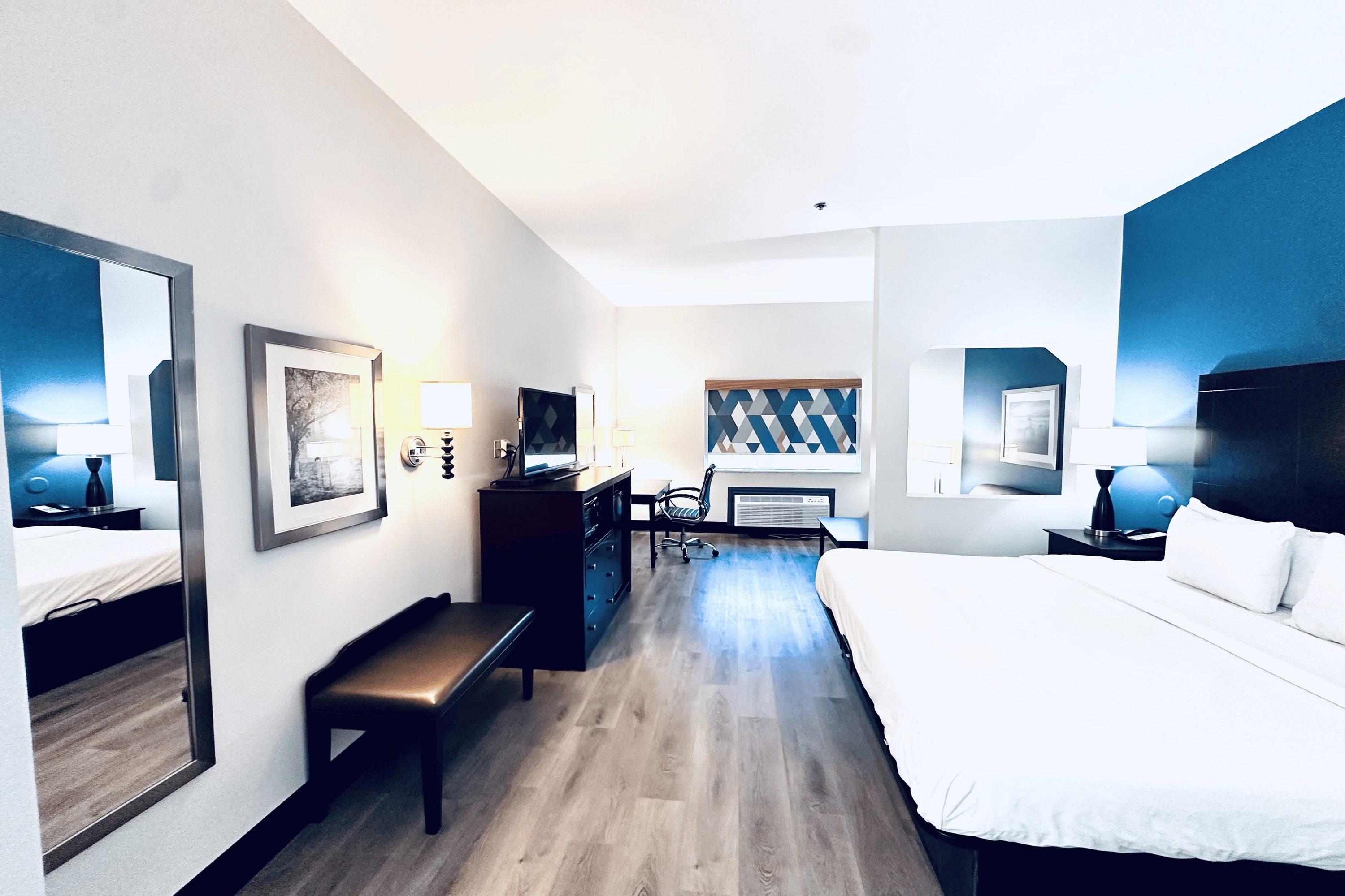 Guest room at the Baymont by Wyndham Ardmore I-35 in Ardmore, Oklahoma