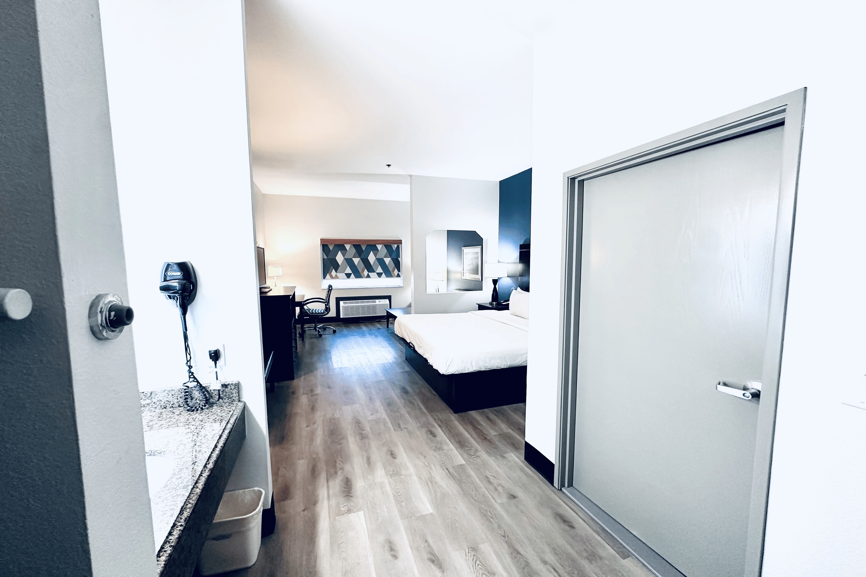 Guest room at the Baymont by Wyndham Ardmore I-35 in Ardmore, Oklahoma