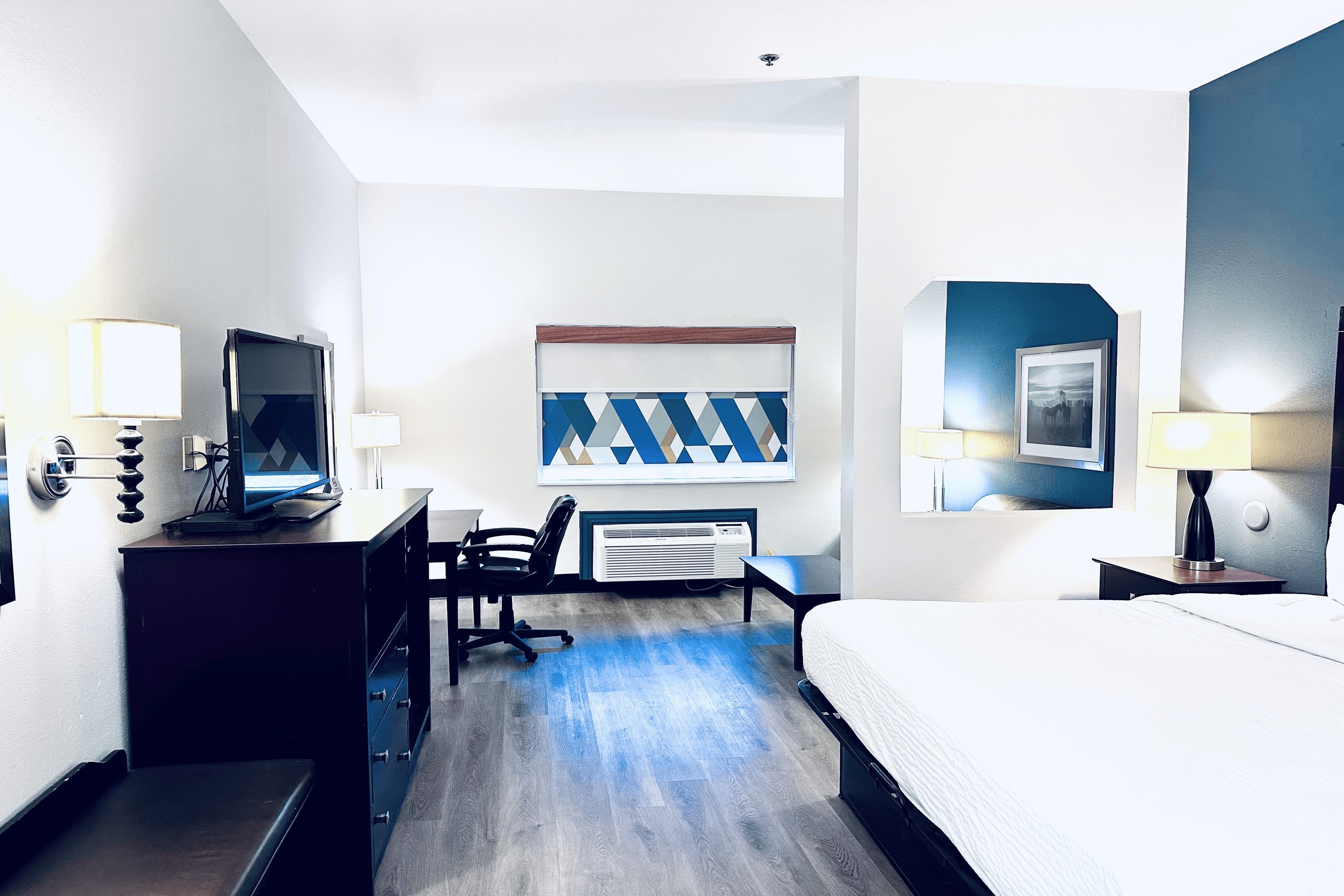 Guest room at the Baymont by Wyndham Ardmore I-35 in Ardmore, Oklahoma