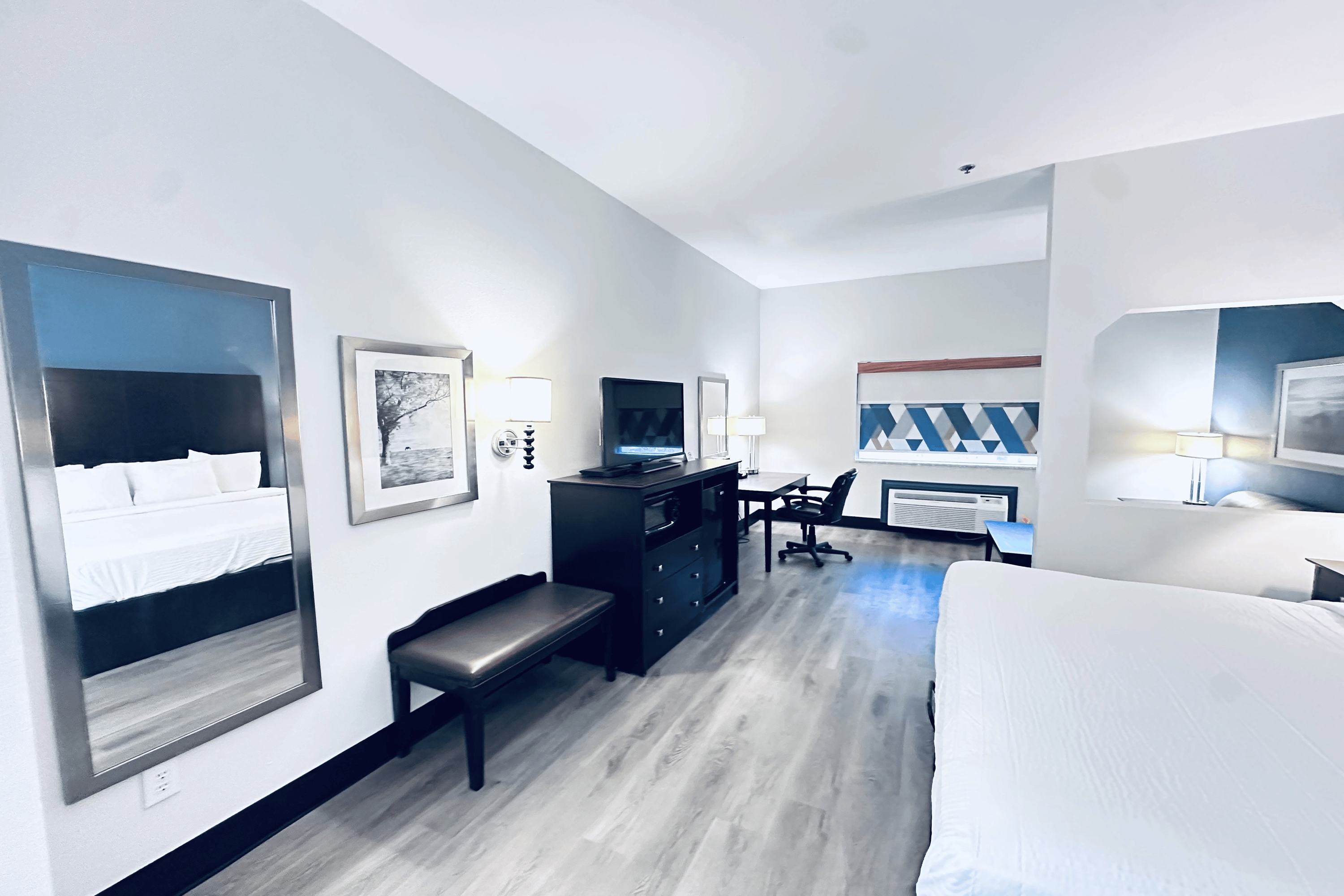 Guest room at the Baymont by Wyndham Ardmore I-35 in Ardmore, Oklahoma