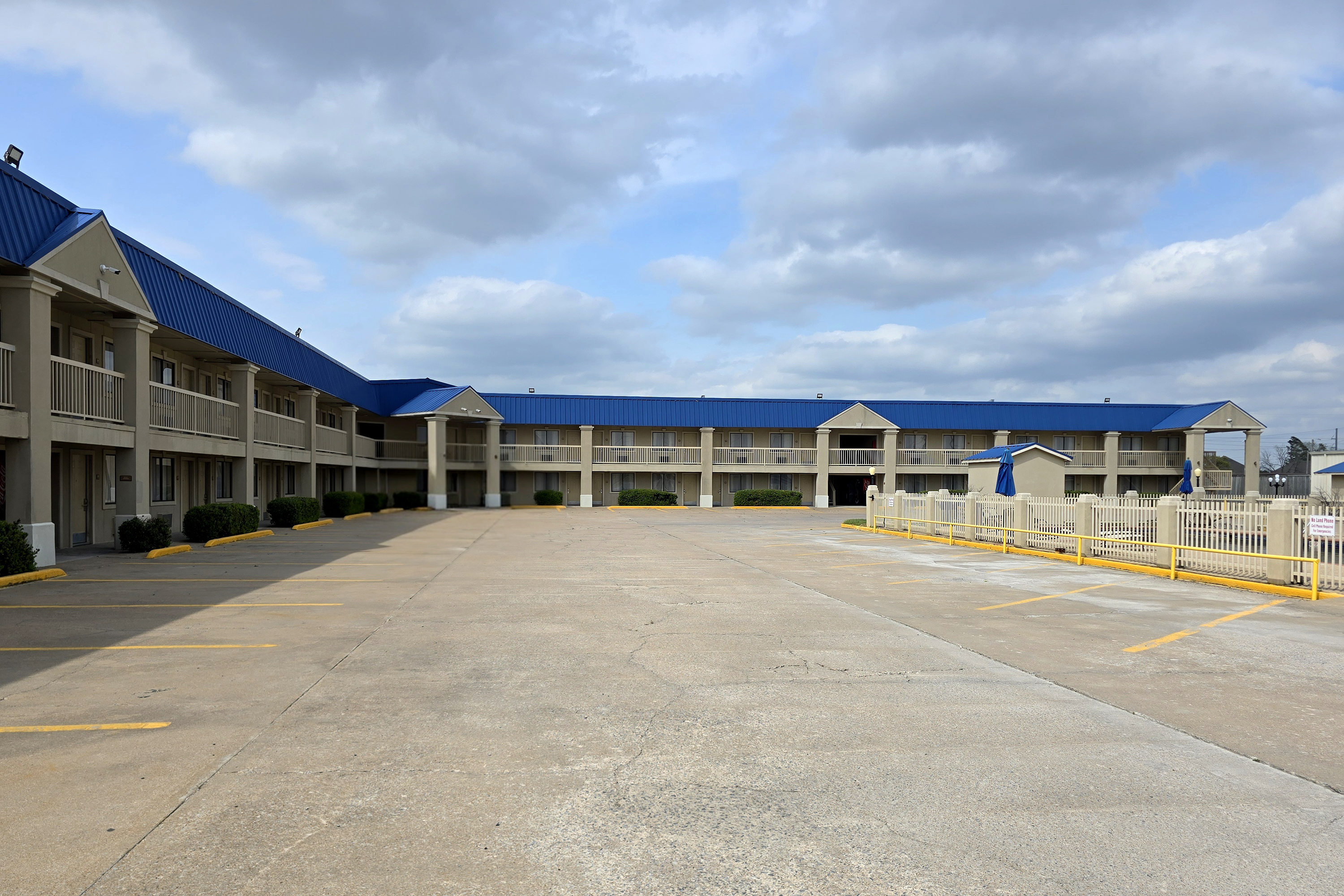 Exterior of Baymont by Wyndham McAlester Hwy 69 hotel in McAlester, Oklahoma