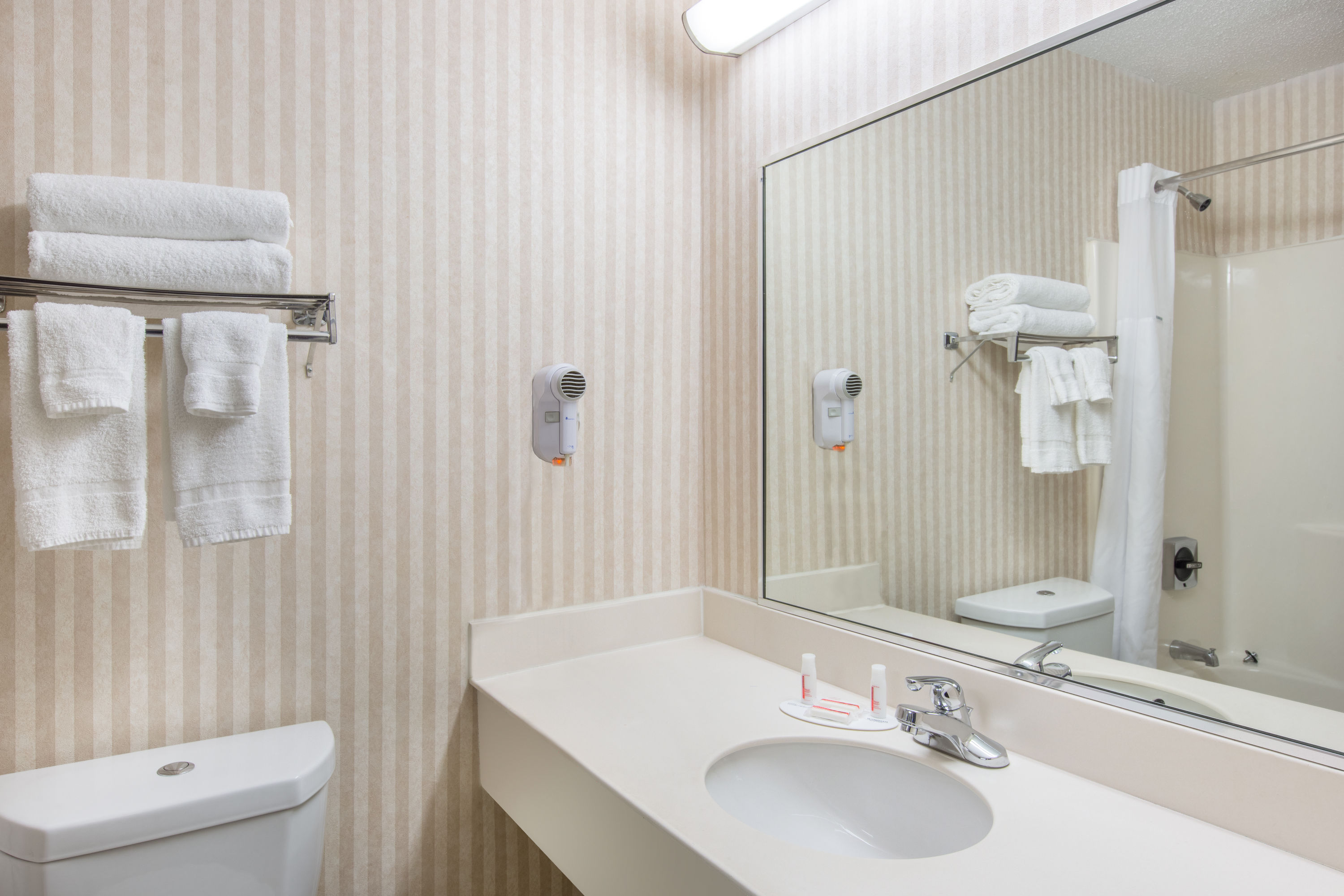 Guest room at the Baymont by Wyndham Bartonsville Poconos in Bartonsville, Pennsylvania