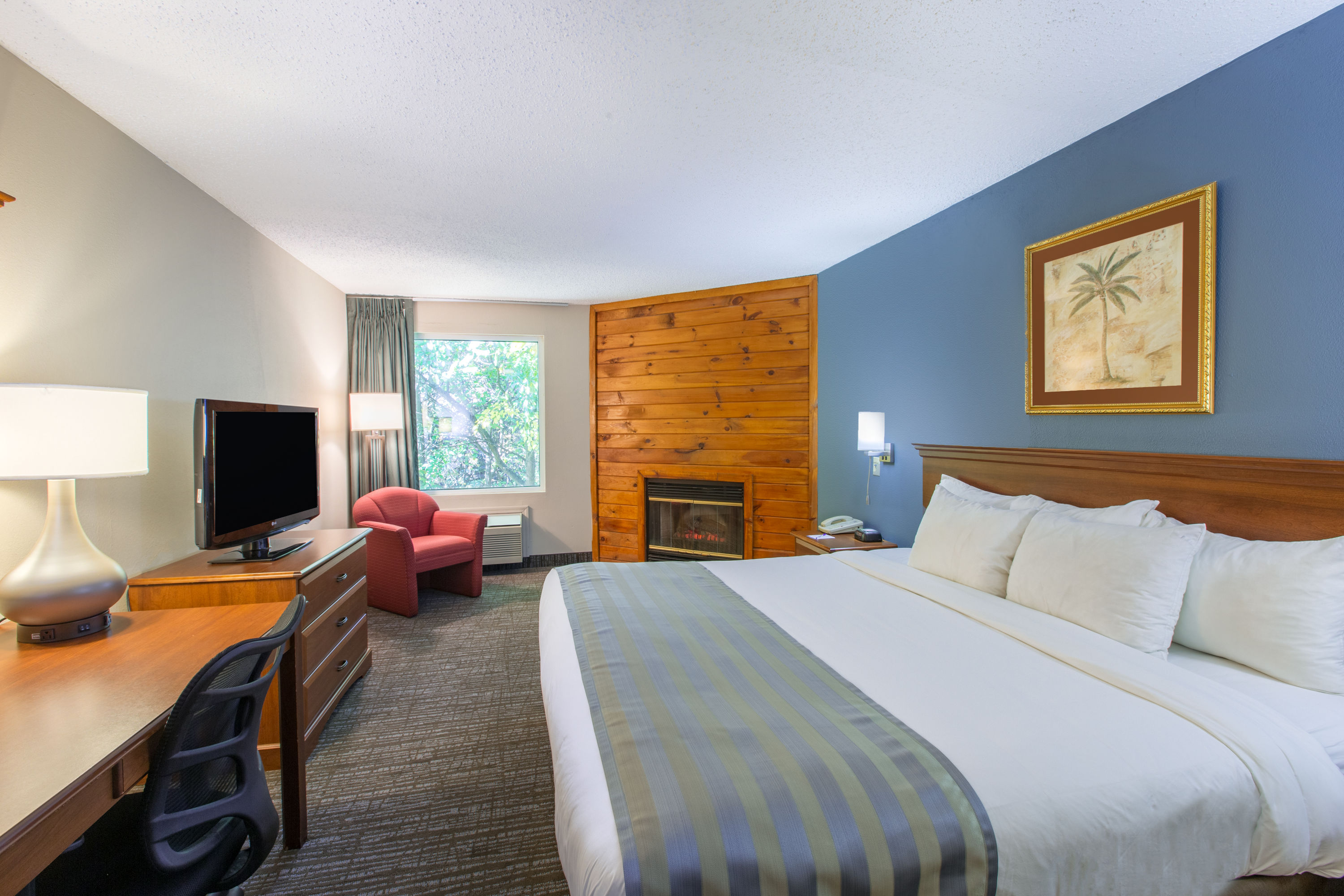 Baymont by Wyndham Bartonsville Poconos suite in Bartonsville, Pennsylvania