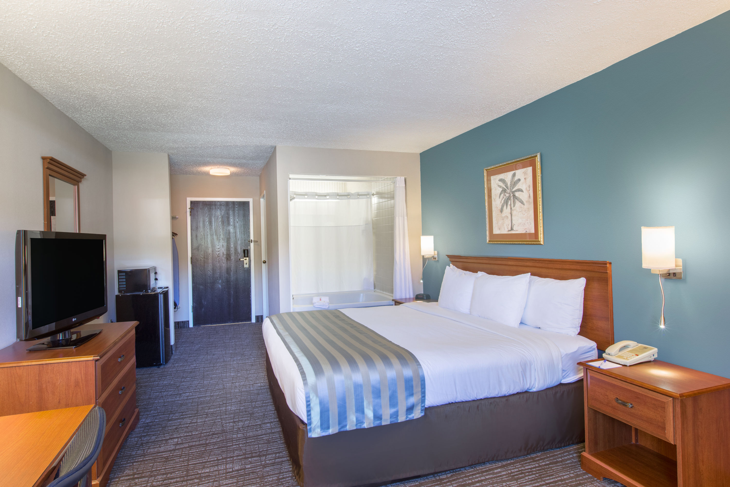 Baymont by Wyndham Bartonsville Poconos suite in Bartonsville, Pennsylvania
