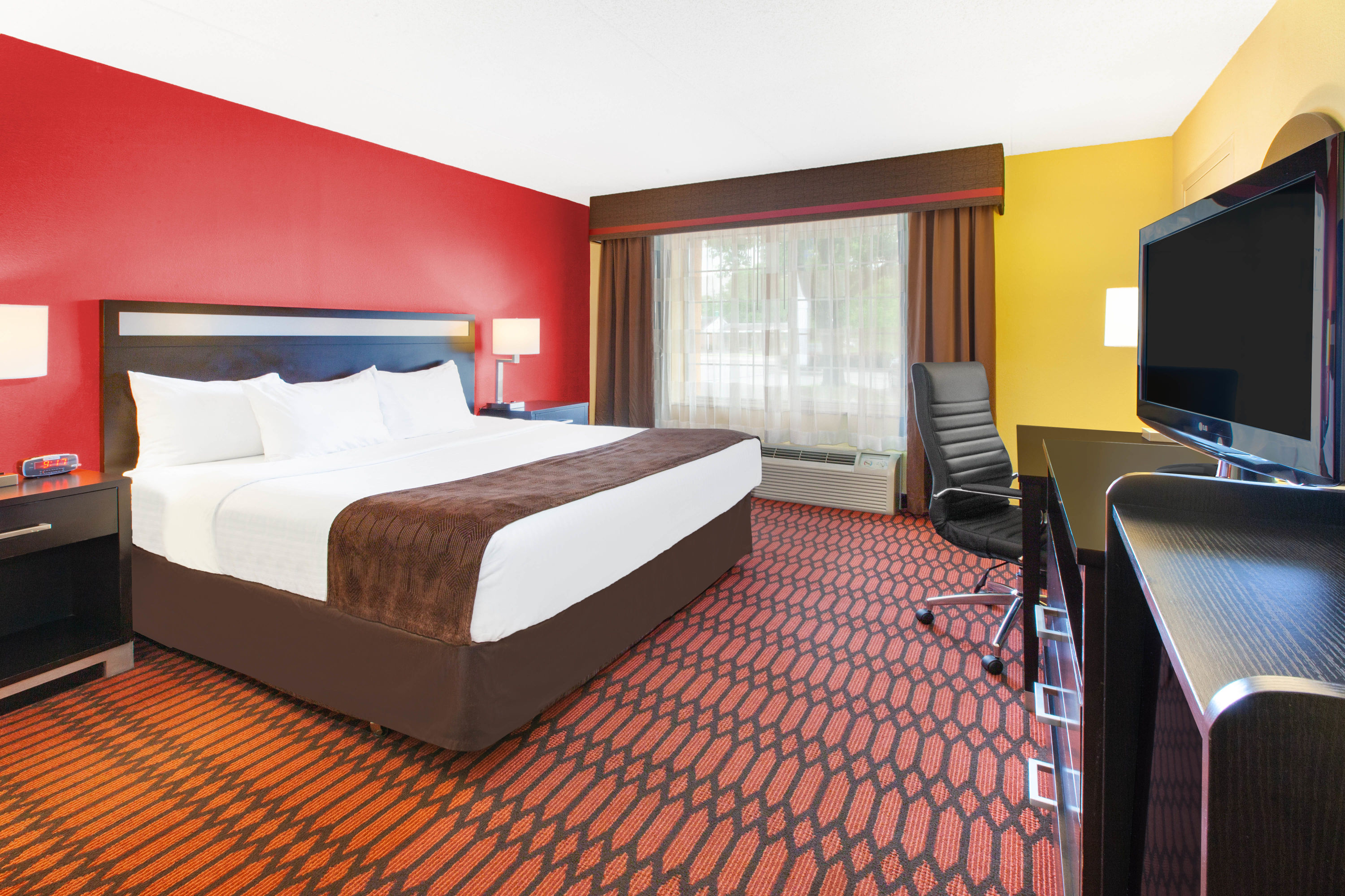 Guest room at the Baymont by Wyndham Harrisburg in Harrisburg, Pennsylvania