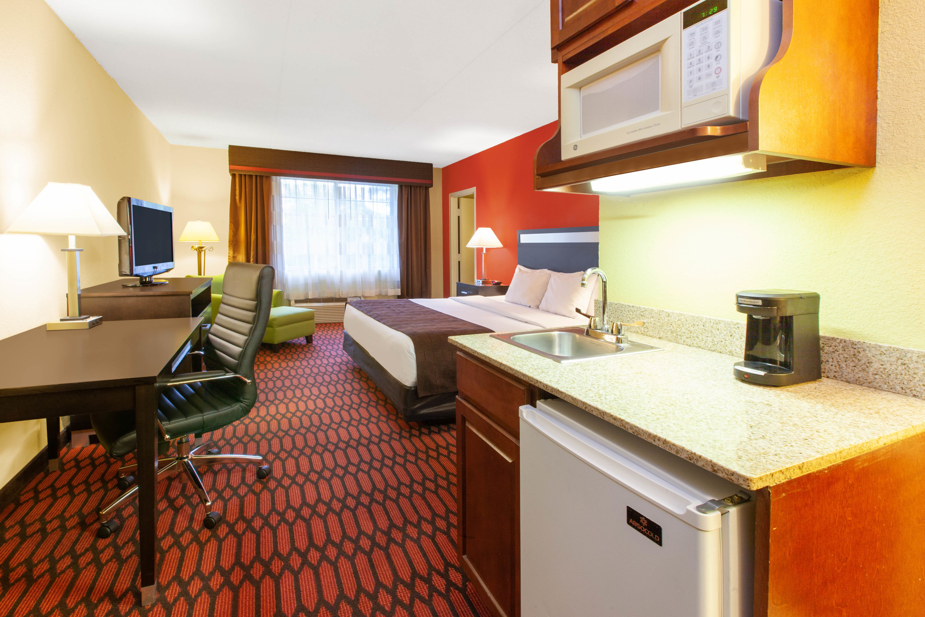 Baymont by Wyndham Harrisburg suite in Harrisburg, Pennsylvania