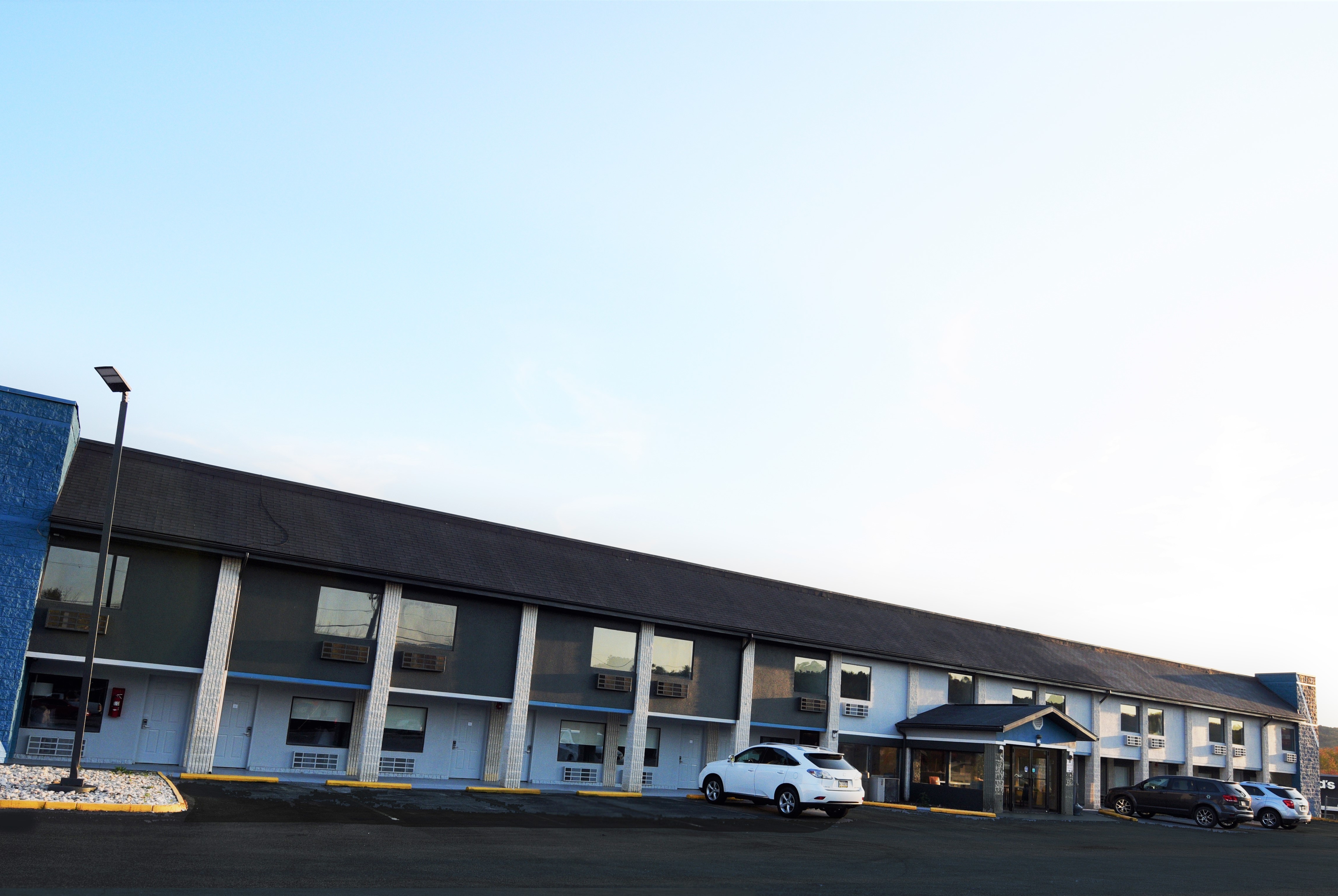 Exterior of Baymont by Wyndham Pine Grove I-81 hotel in Pine Grove, Pennsylvania