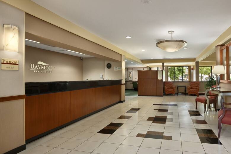Baymont Inn & Suites Columbia Northwest hotel lobby in Columbia, South Carolina