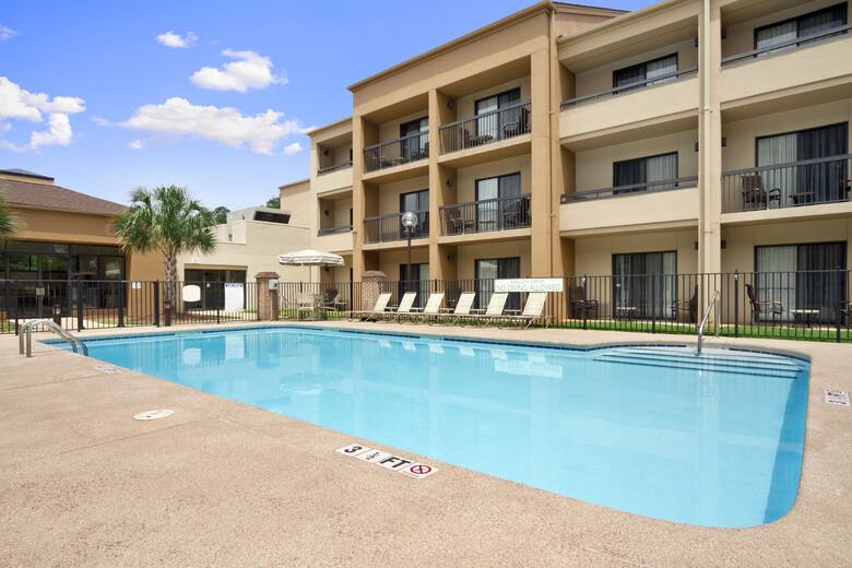 Pool at the Baymont Inn & Suites Columbia Northwest in Columbia, South Carolina