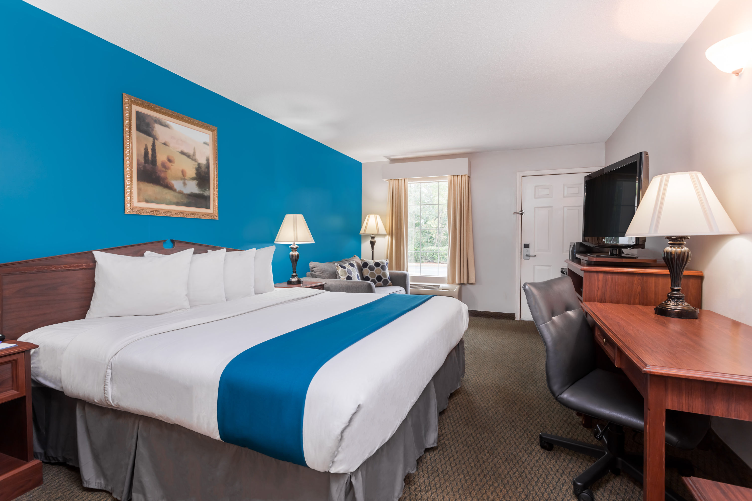 Guest room at the Baymont by Wyndham Duncan/Spartanburg in Duncan, South Carolina