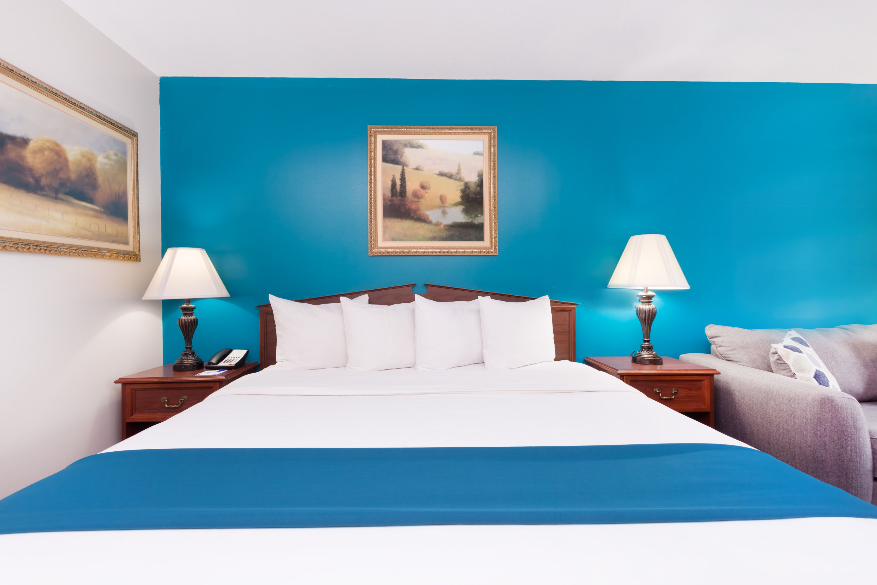 Guest room at the Baymont by Wyndham Duncan/Spartanburg in Duncan, South Carolina