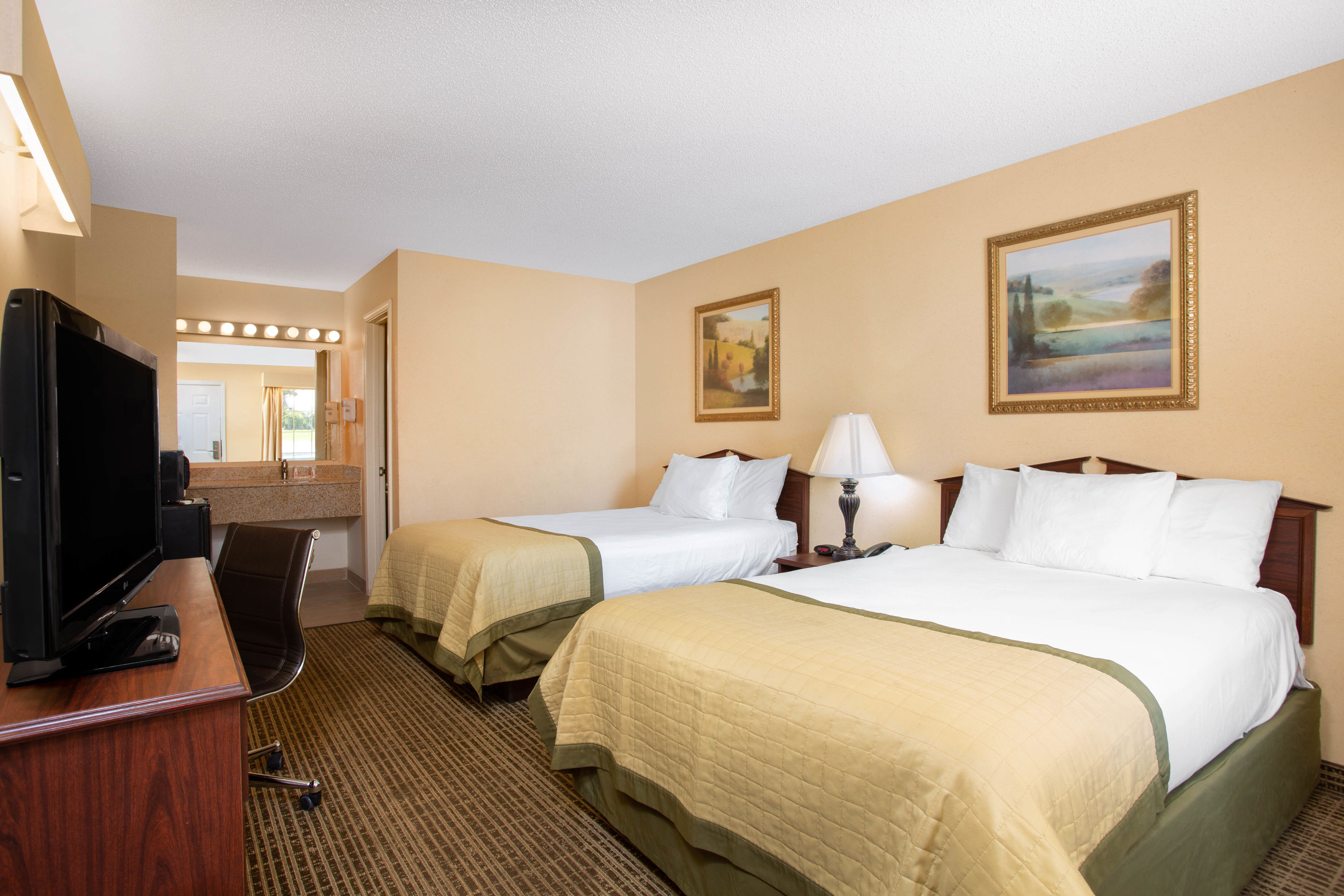 Guest room at the Baymont by Wyndham Easley/Greenville in Easley, South Carolina