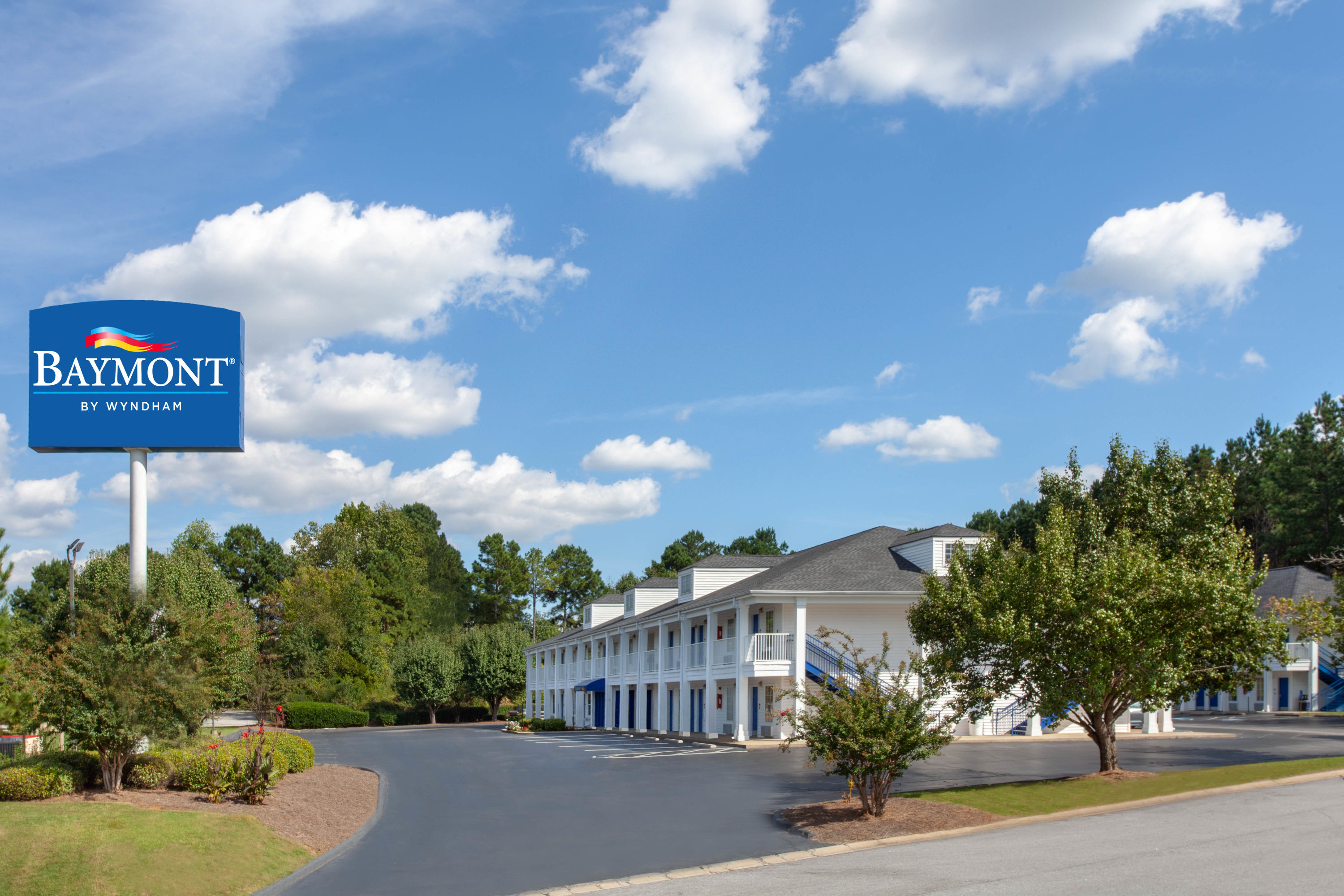 Exterior Day Image of Baymont by Wyndham Greenwood hotel in Greenwood, South Carolina