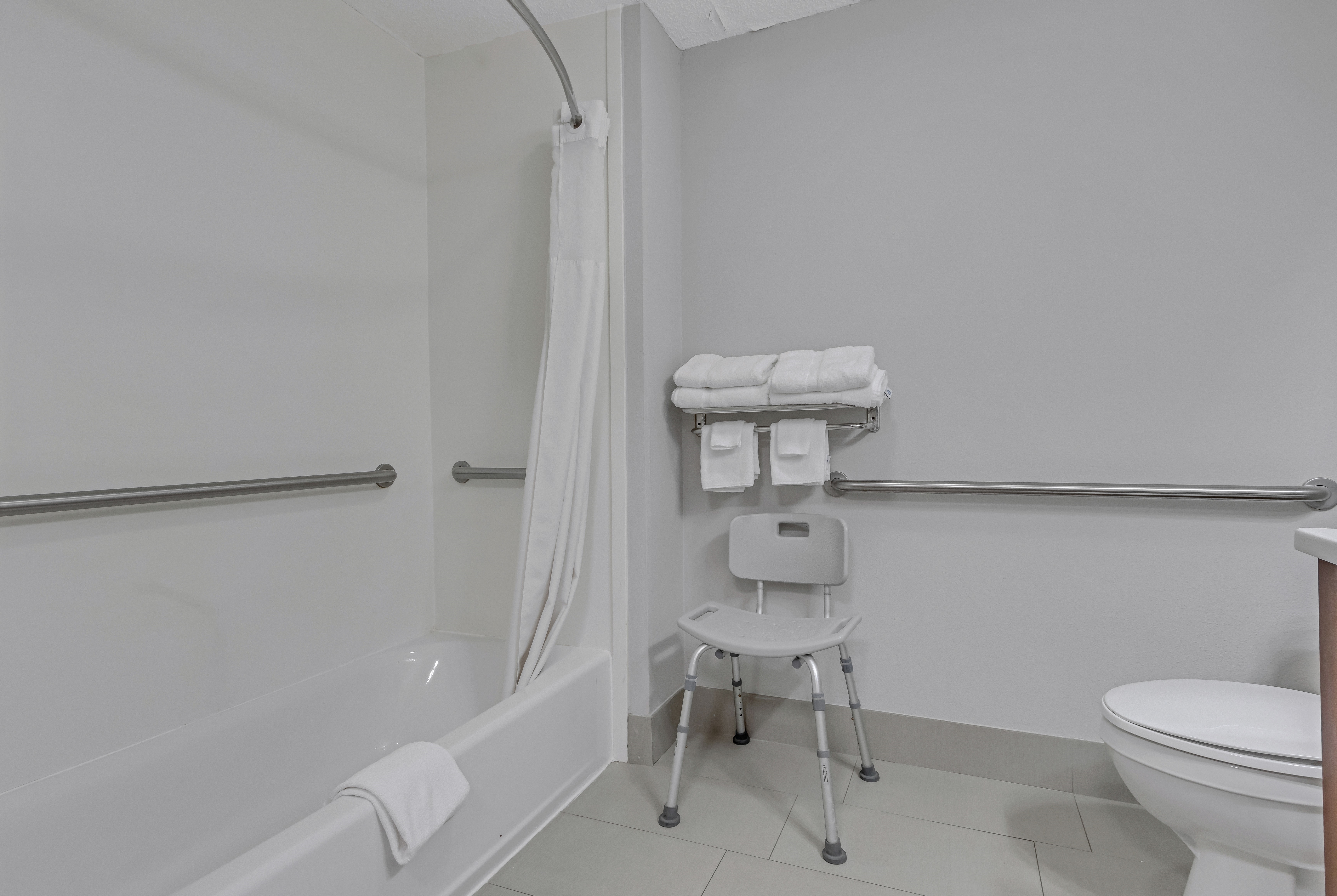 Guest room bath at the Baymont by Wyndham North Myrtle Beach in North Myrtle Beach, South Carolina